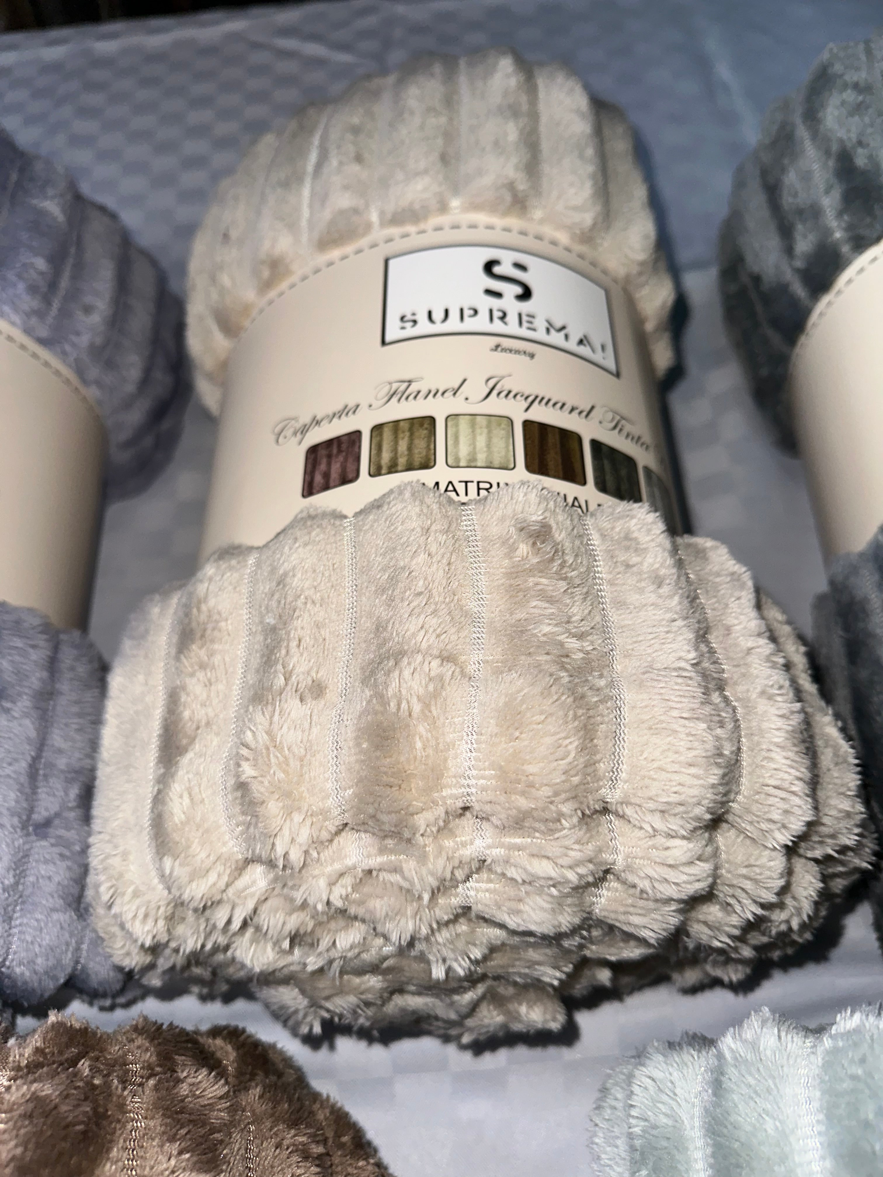 COPERTA PLAID PELLICCIOSO IN MORBIDO PILE misura 200x210cm