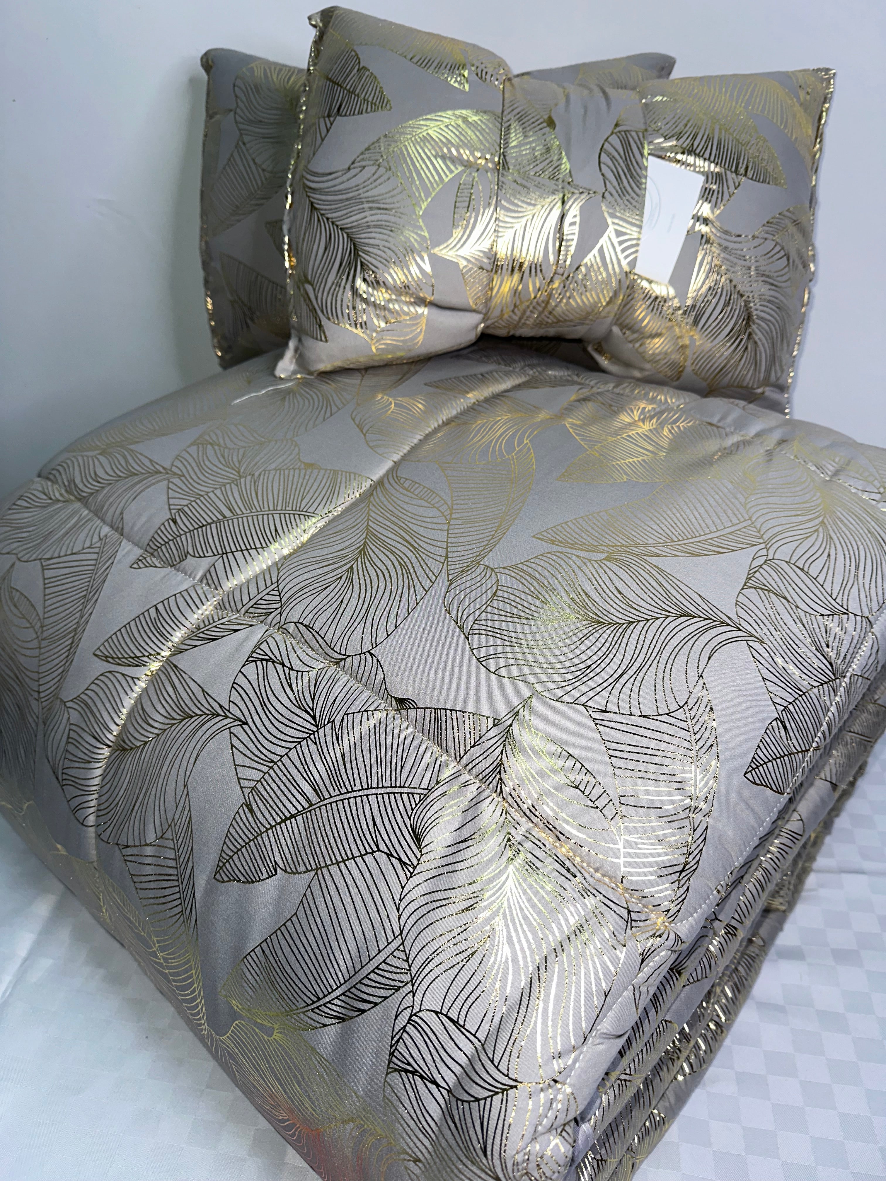 TRAPUNTA INVERNALE MATRIMONIALE COMPRESA DI 2 CUSCINI A FIOCCO misura 260x260cm