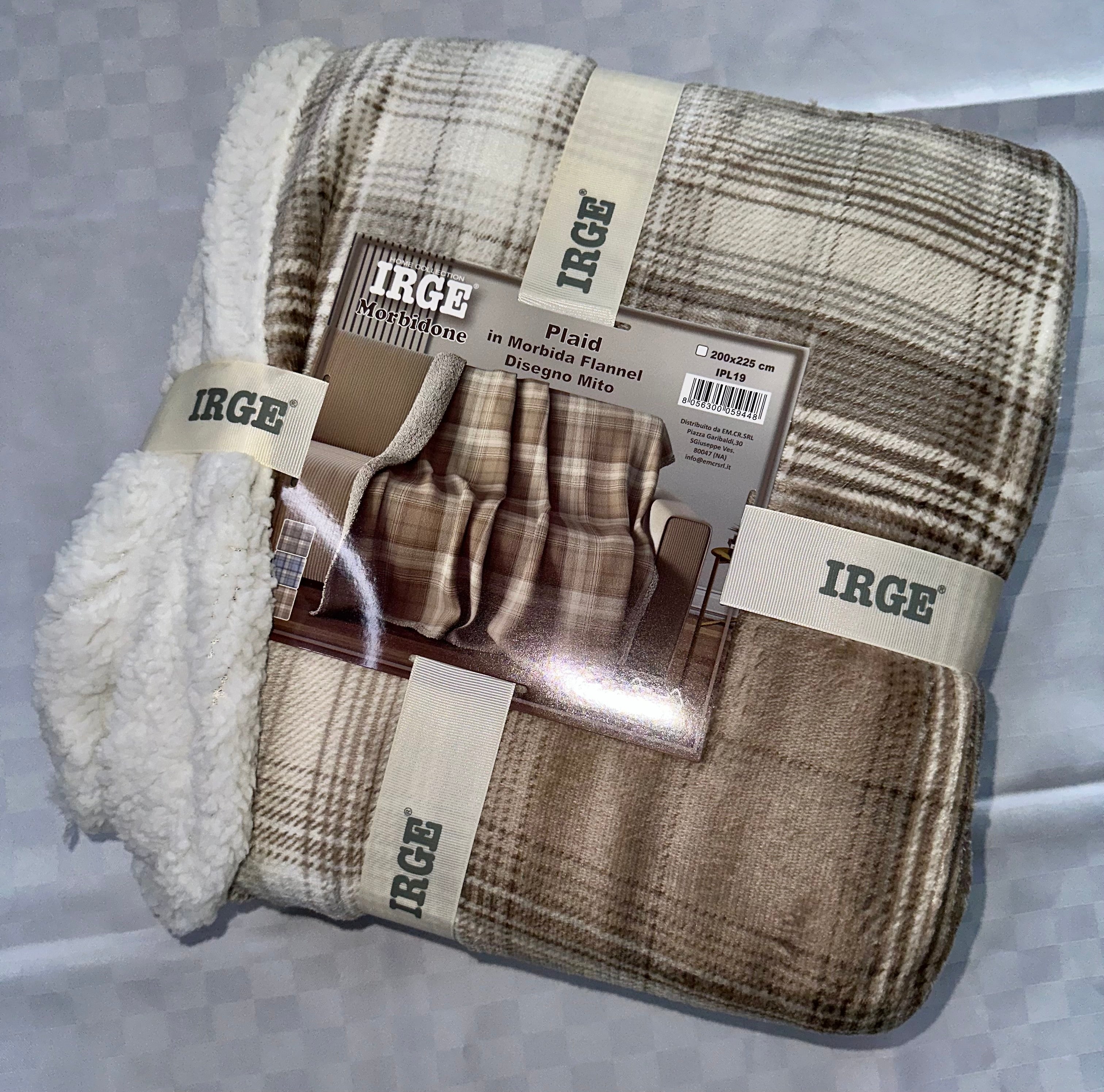 COPERTA PLAID IN MORBIDO PILE CON STRATO DI PELLICCIA SOTTO misura 200x225cm