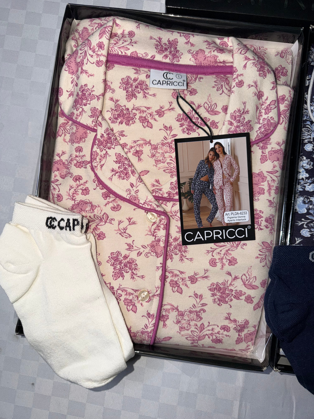 PIGIAMA DONNA IN COTONE CALDO Manica lunga e Pantalone lungo aperto avanti con bottoni (COMPRESO DI CALZINI)