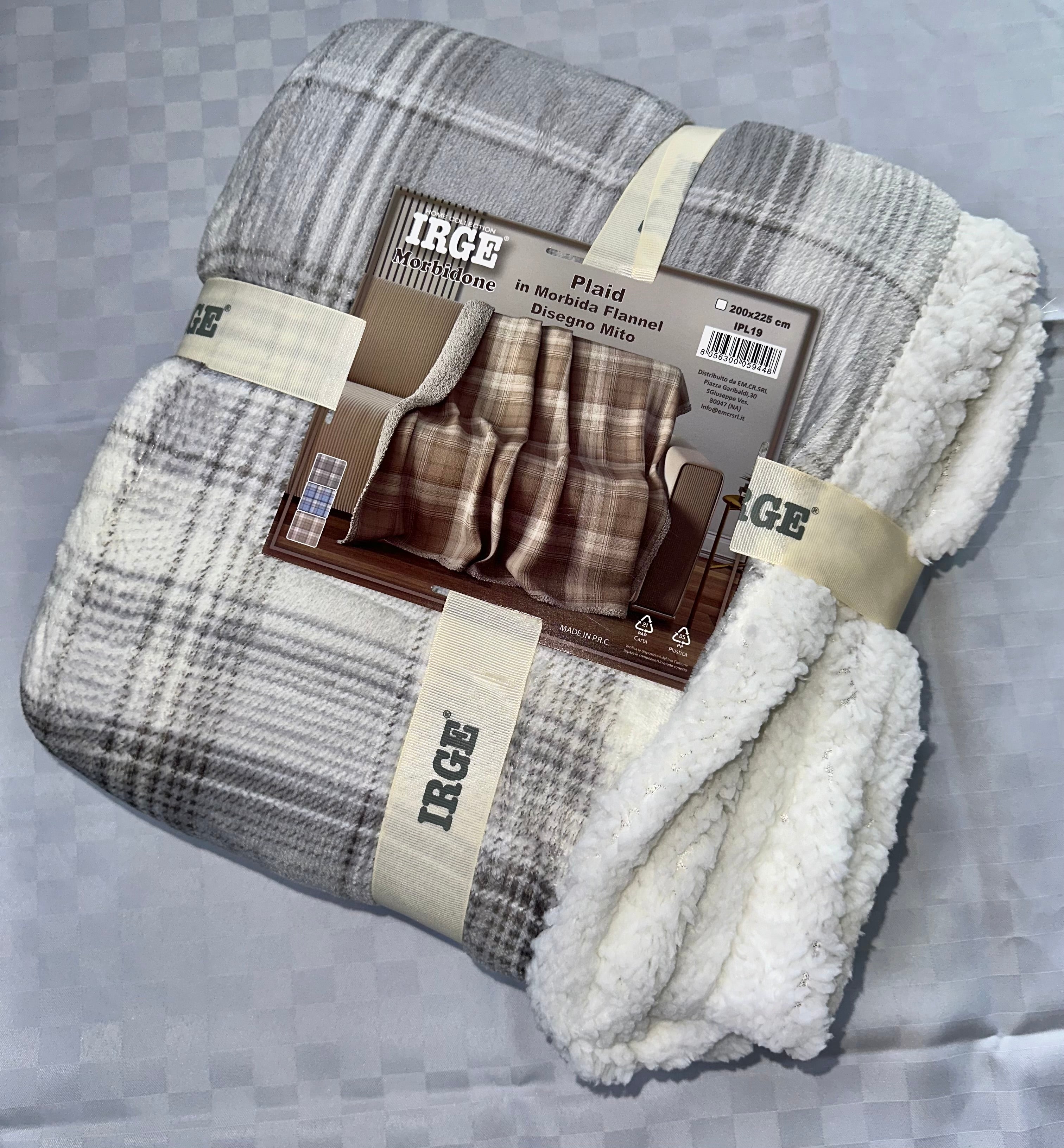 COPERTA PLAID IN MORBIDO PILE CON STRATO DI PELLICCIA SOTTO misura 200x225cm