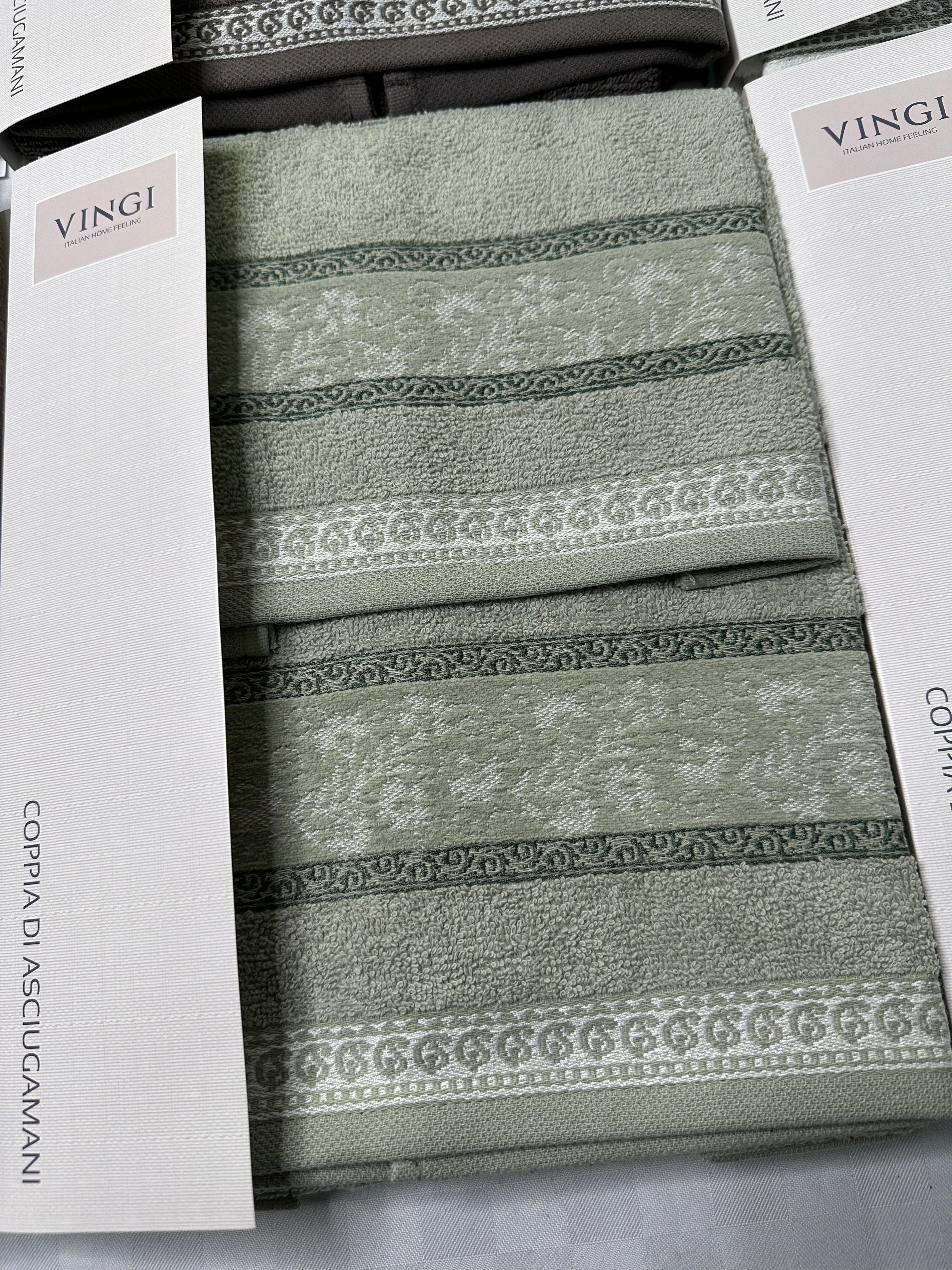 COPPIA DI ASCIUGAMANI VINGI IN OTTIMA SPUGNA 1 Grande Viso + 1 Piccola Ospite art.Livia