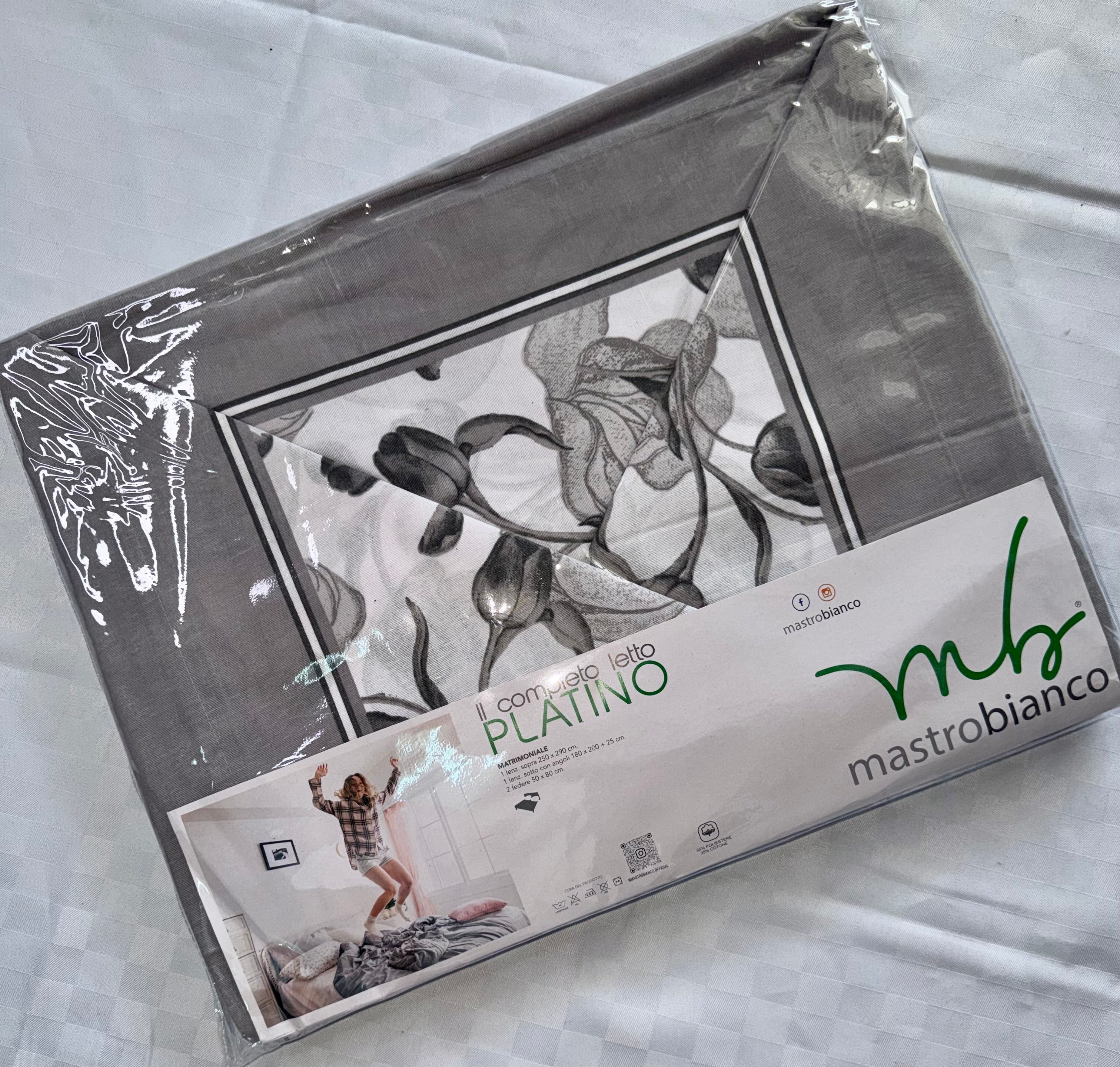 COMPLETO LENZUOLA PER LETTO MATRIMONIALE Polycotton contiene Lenzuolo sopra, Lenzuolo sotto con angoli e Due Federe