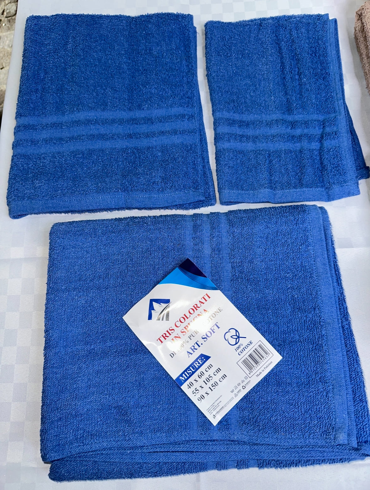 SET 3 PEZZI ASCIUGAMANO BAGNO IN SPUGNA contiene TELO DOCCIA 100x150cm, ASCIUGAMANO VISO  60x100cm e ASCIUGAMANO OSPITE 40x60cm