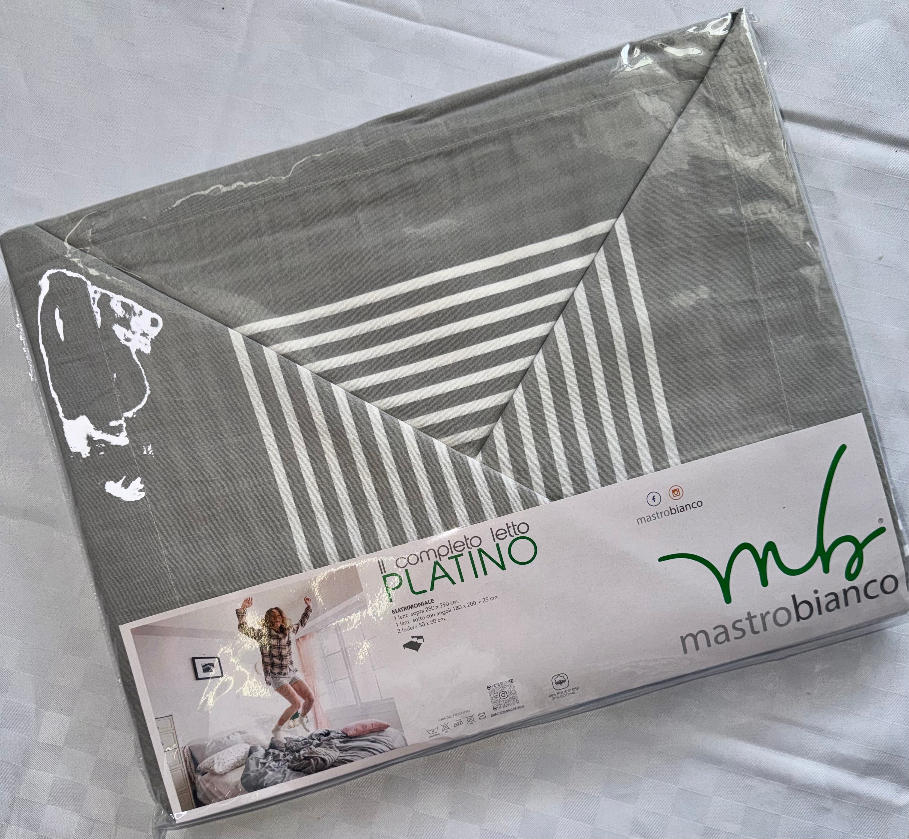 COMPLETO LENZUOLA PER LETTO MATRIMONIALE Polycotton contiene Lenzuolo sopra, Lenzuolo sotto con angoli e Due Federe