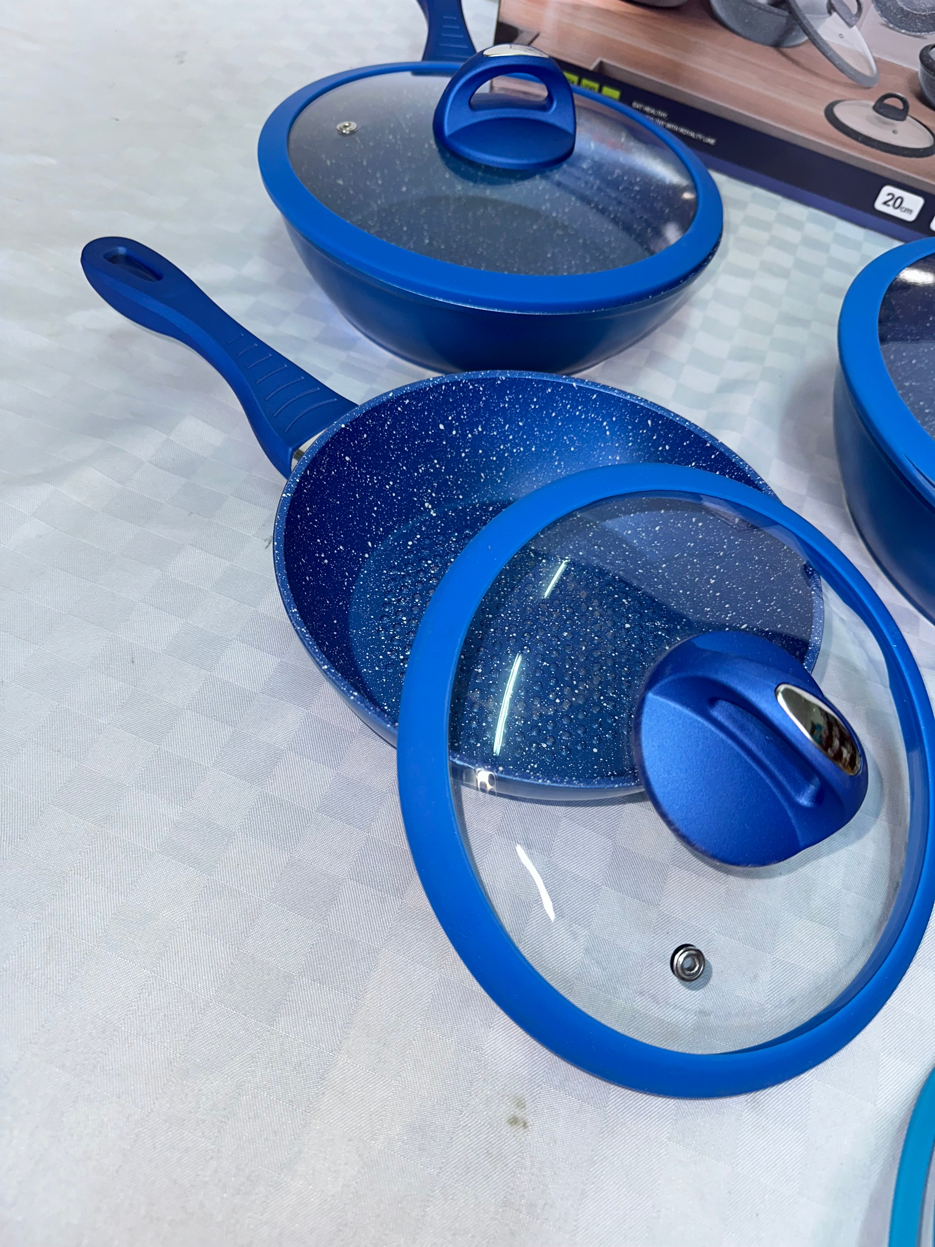 TRIS PADELLE 3 PEZZI CON COPERCHIO IN PIETRA LAVICA E ANTI-ADERENTE