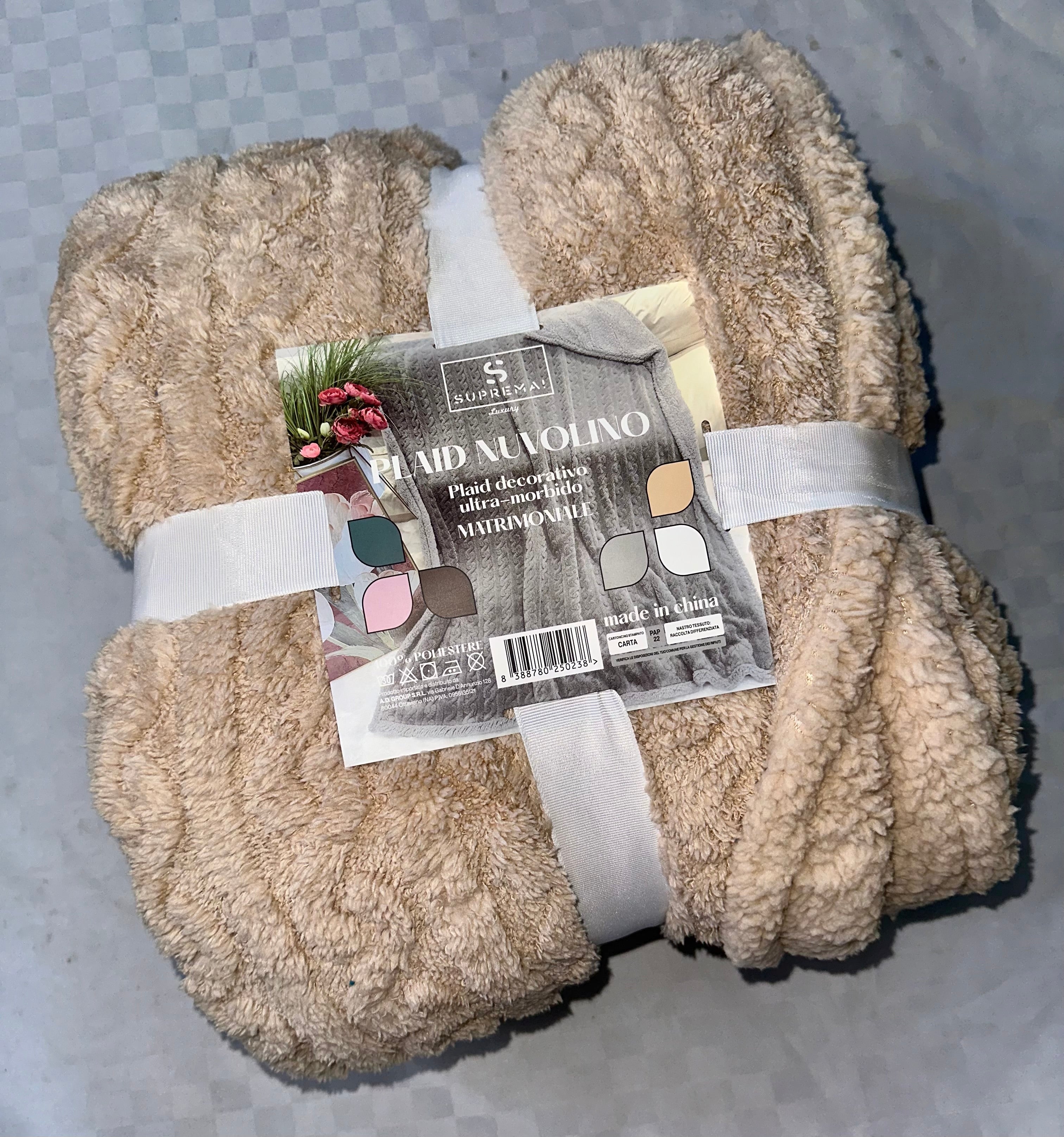 COPERTA PLAID IN MORBIDO PILE CON PELLICCIA SOTTO Disponibile in due misure 210x230cm oppure 160x200cm
