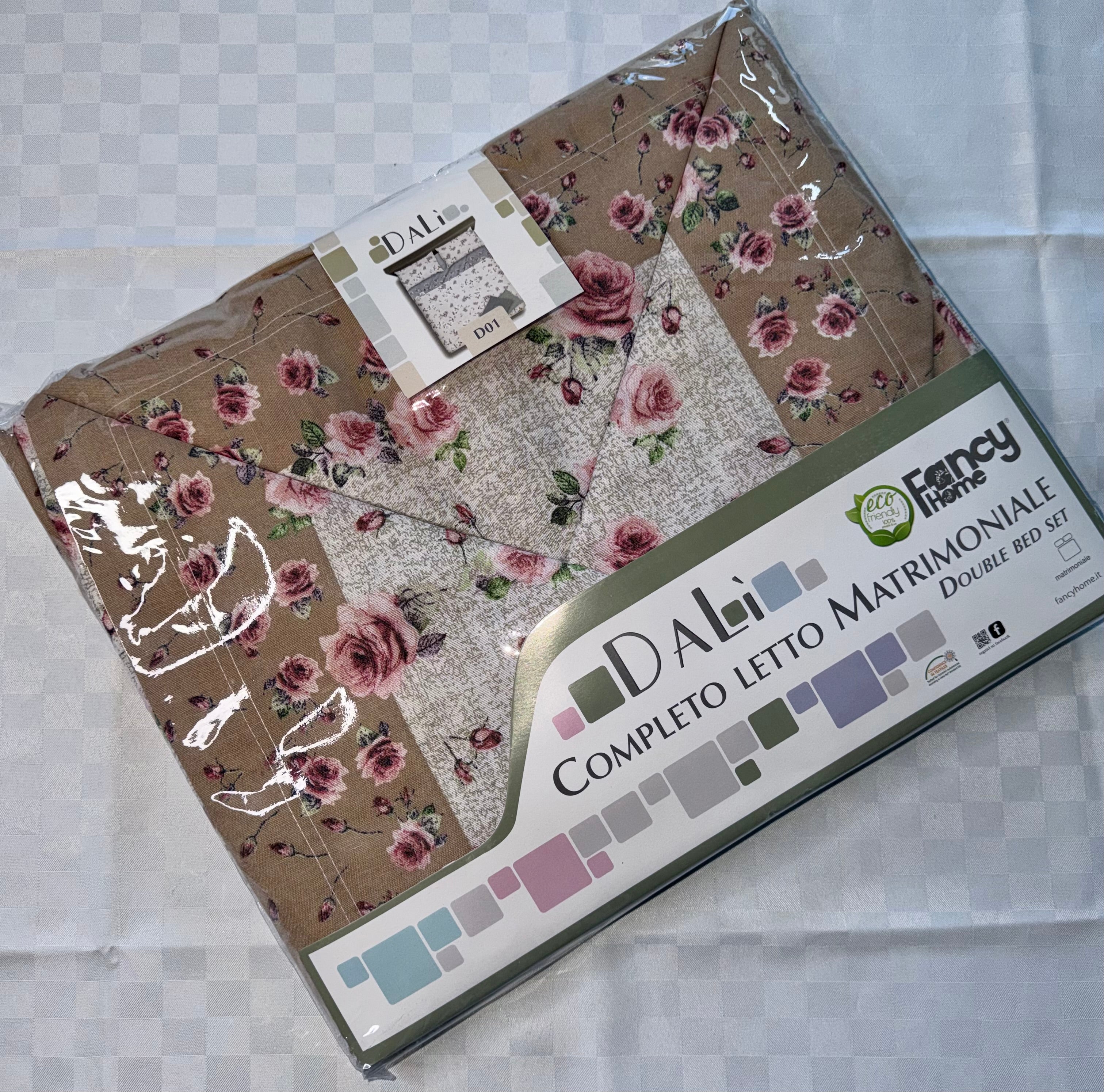 COMPLETO LENZUOLA PER LETTO MATRIMONIALE Polycotton contiene Lenzuolo sopra, Lenzuolo sotto con angoli e Due Federe