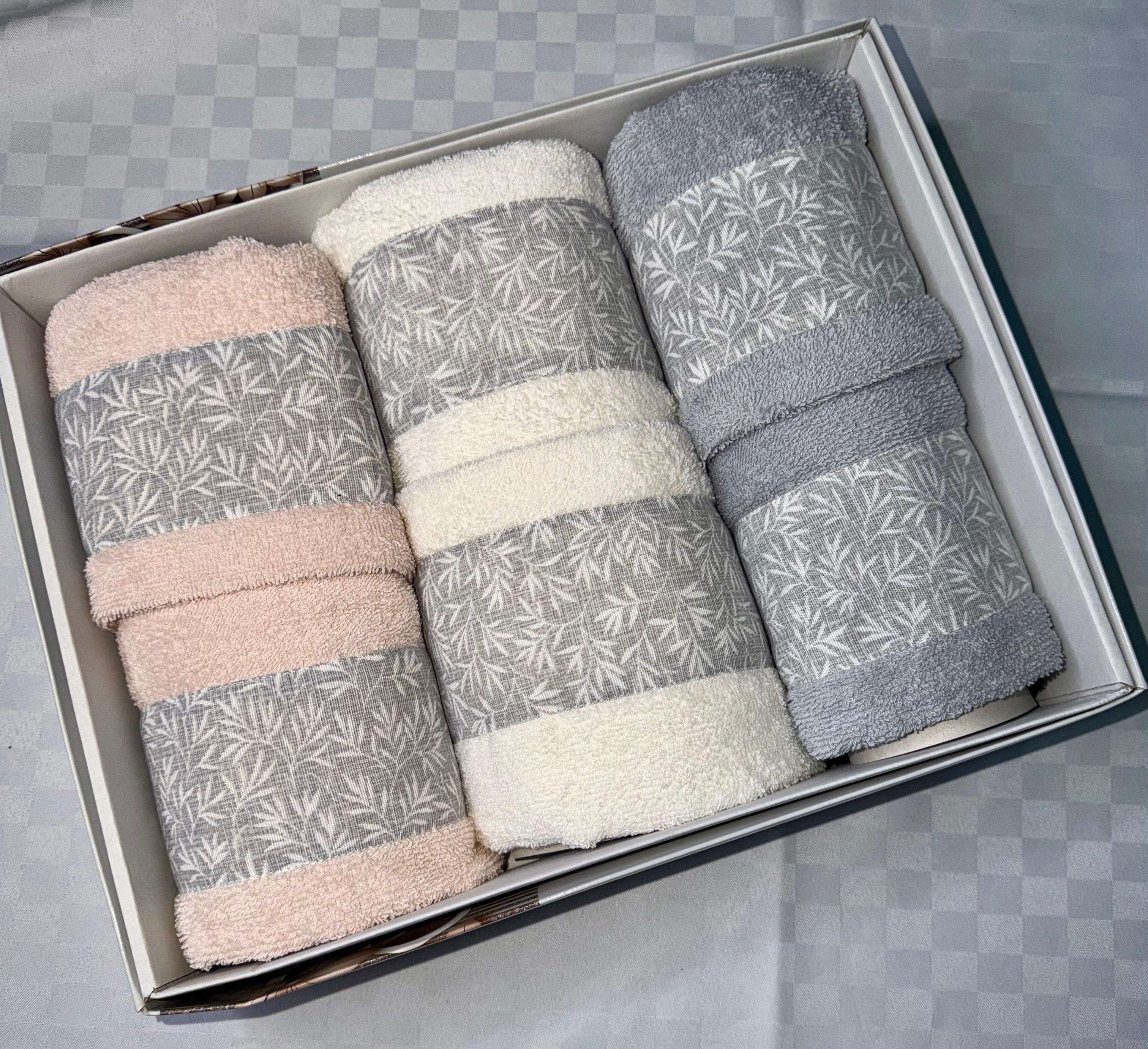 SET 6 PEZZI ASCIUGAMANO BAGNO IN SPUGNA contiene 3 Grandi Viso+3 Piccole Ospite