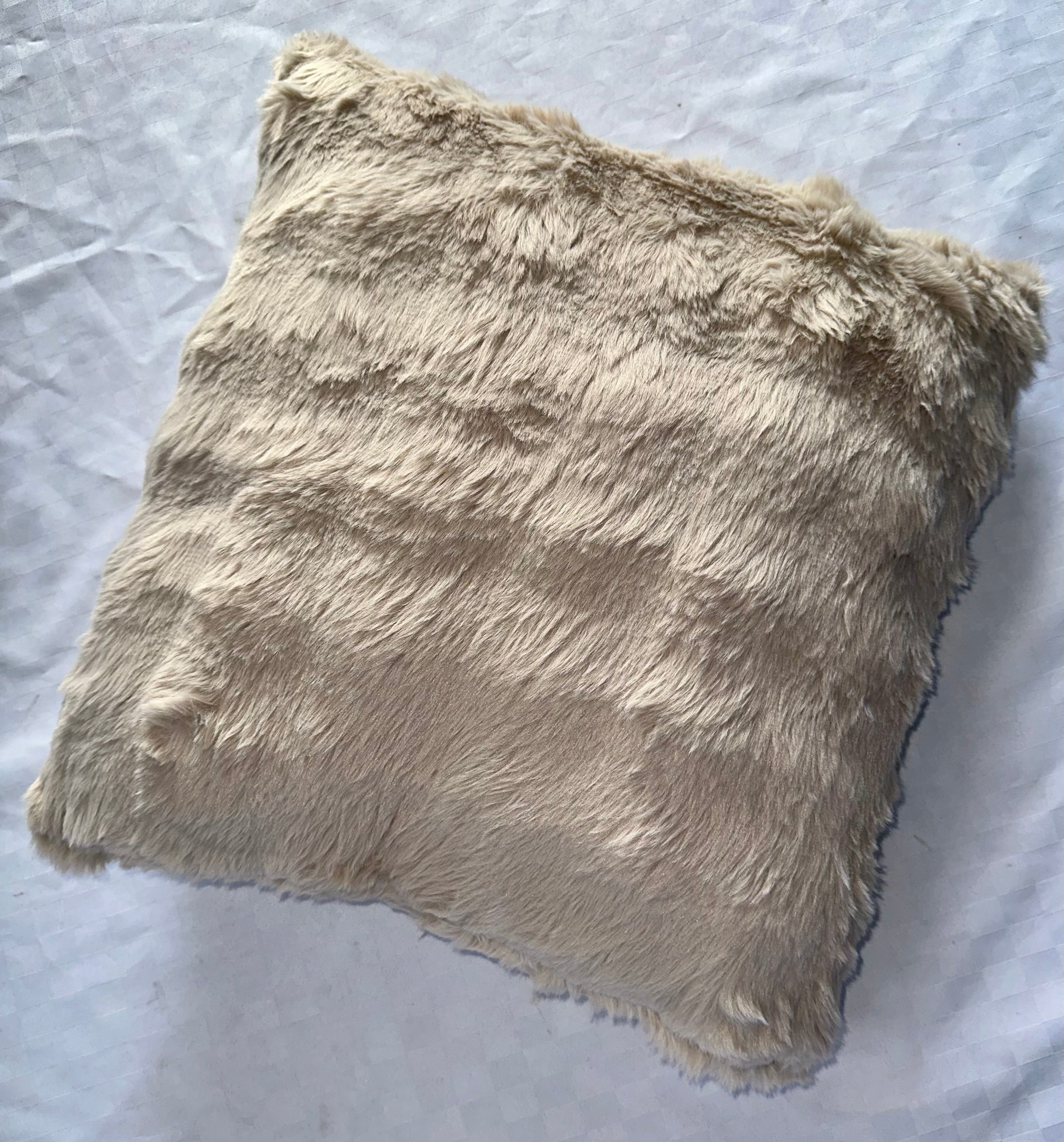 CUSCINO ARREDO PELLICCIOSO misura 40x40cm