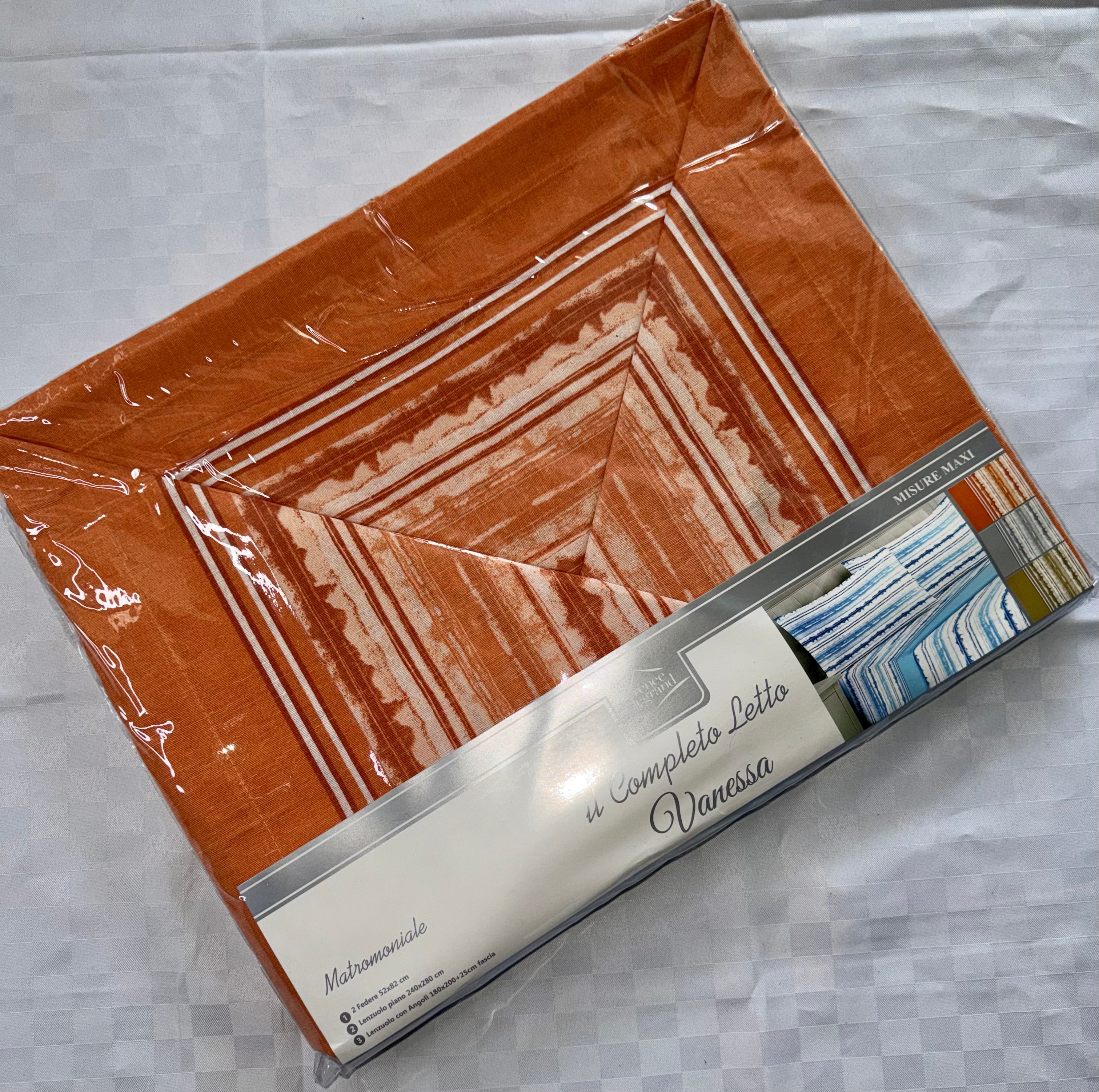 COMPLETO LENZUOLA PER LETTO MATRIMONIALE Polycotton contiene Lenzuolo sopra, Lenzuolo sotto con angoli e Due Federe
