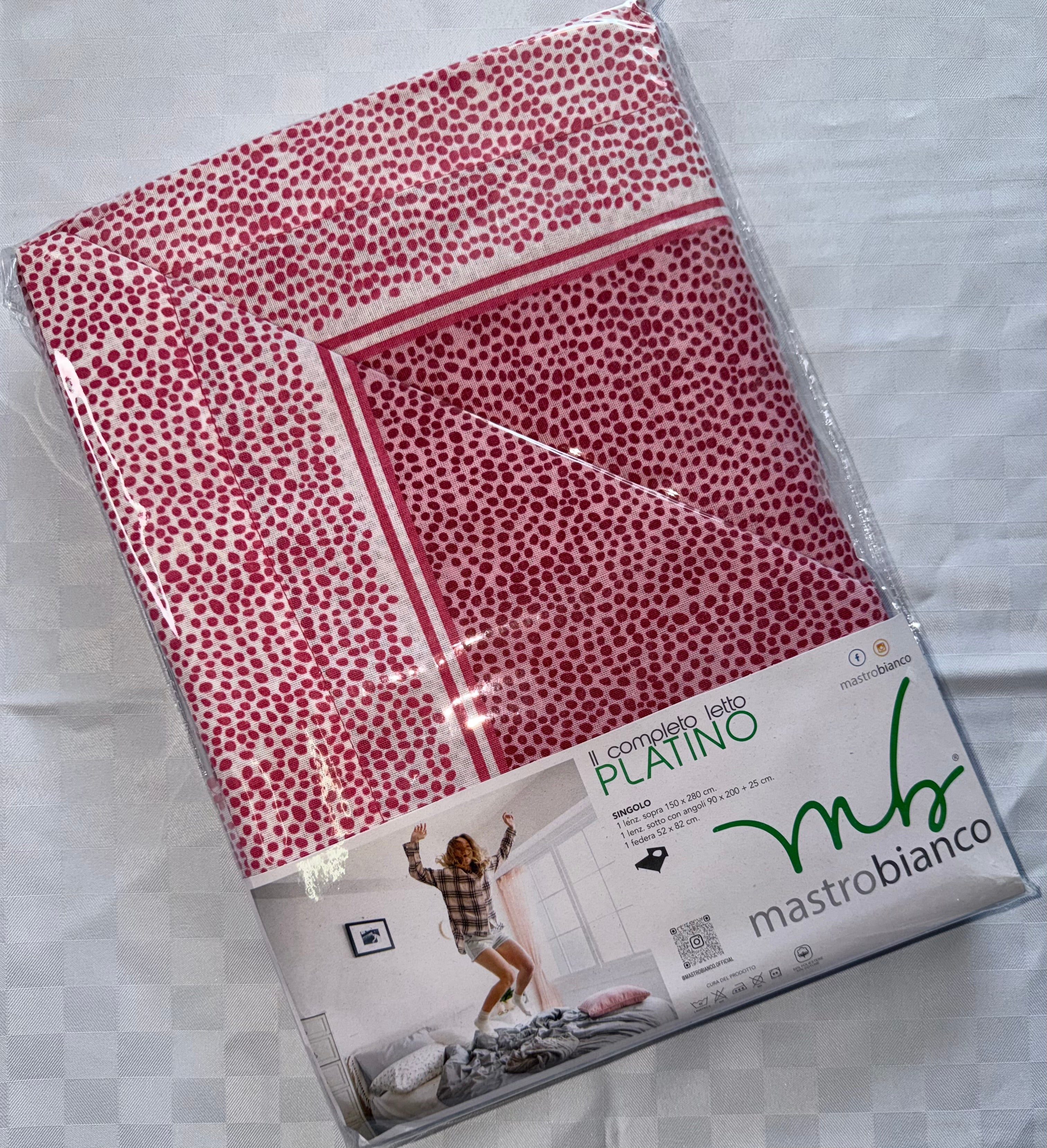COMPLETO LENZUOLA PER LETTO SINGOLO Polycotton contiene Lenzuolo sopra,Lenzuolo sotto con angoli e Federa