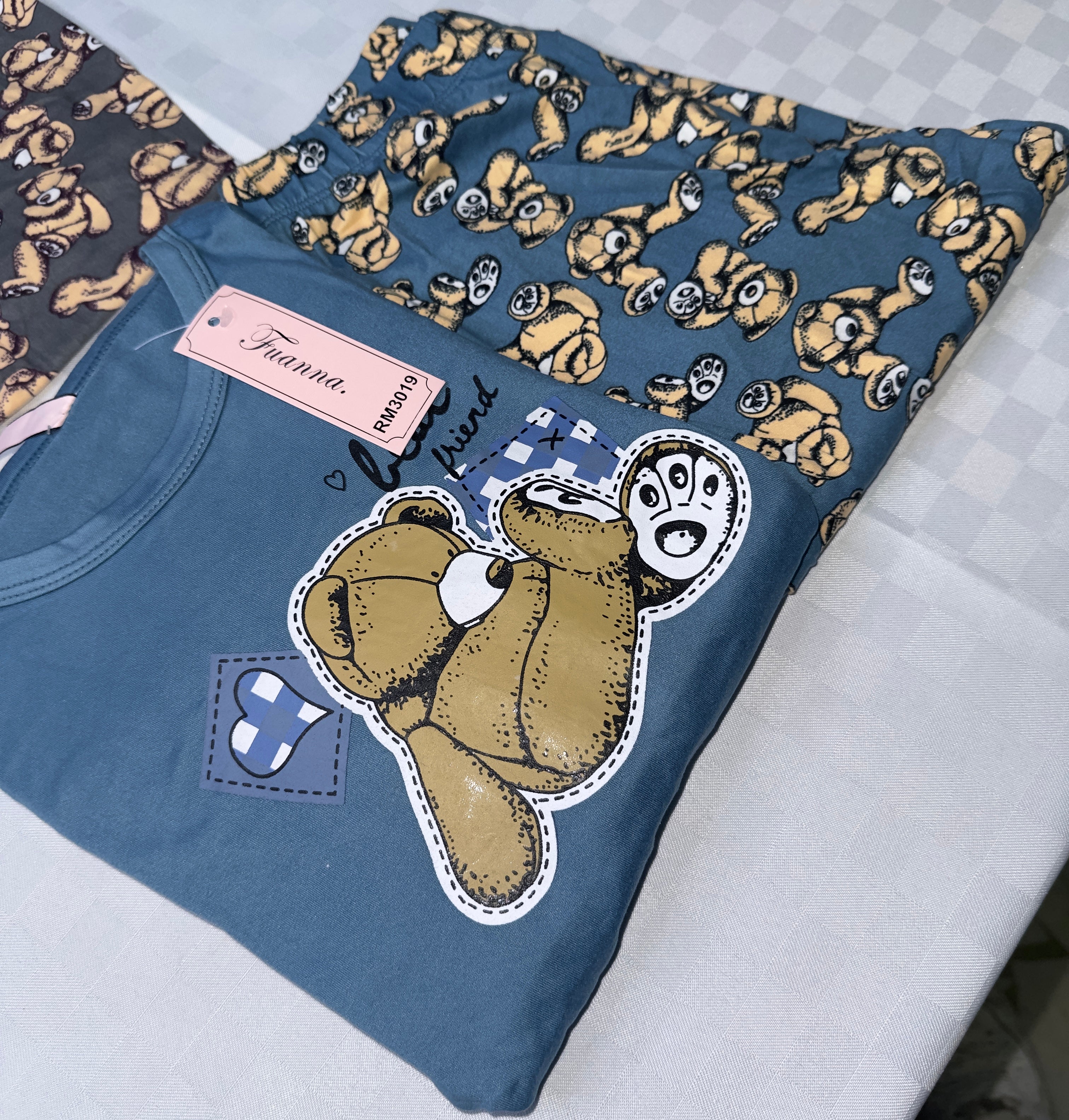 PIGIAMA BIMBO IN COTONE MANICA LUNGA E PANTALONE LUNGO.