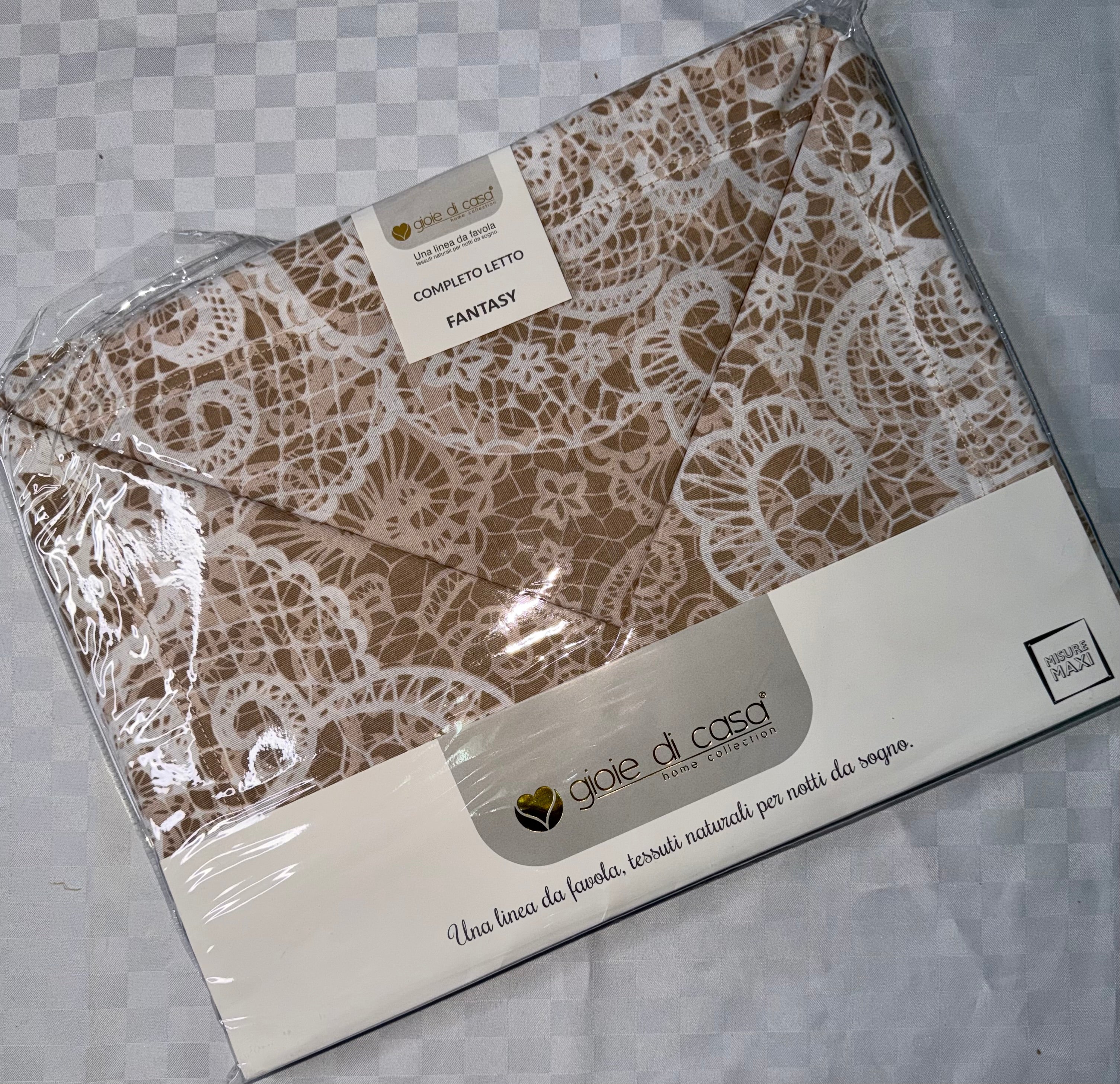 COMPLETO LENZUOLA PER LETTO MATRIMONIALE Polycotton contiene Lenzuolo sopra, Lenzuolo sotto con angoli e Due Federe