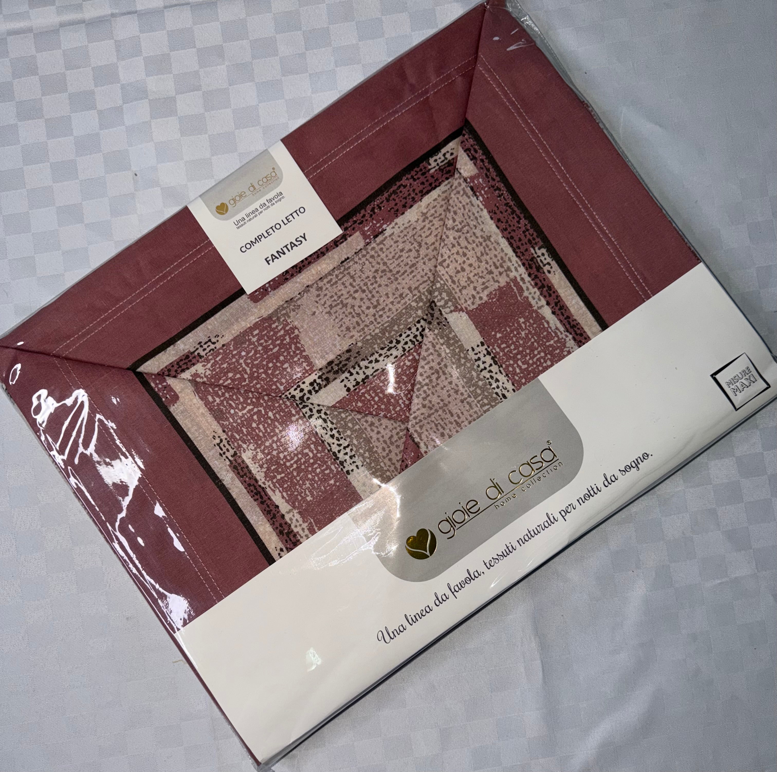 COMPLETO LENZUOLA PER LETTO MATRIMONIALE Polycotton contiene Lenzuolo sopra, Lenzuolo sotto con angoli e Due Federe
