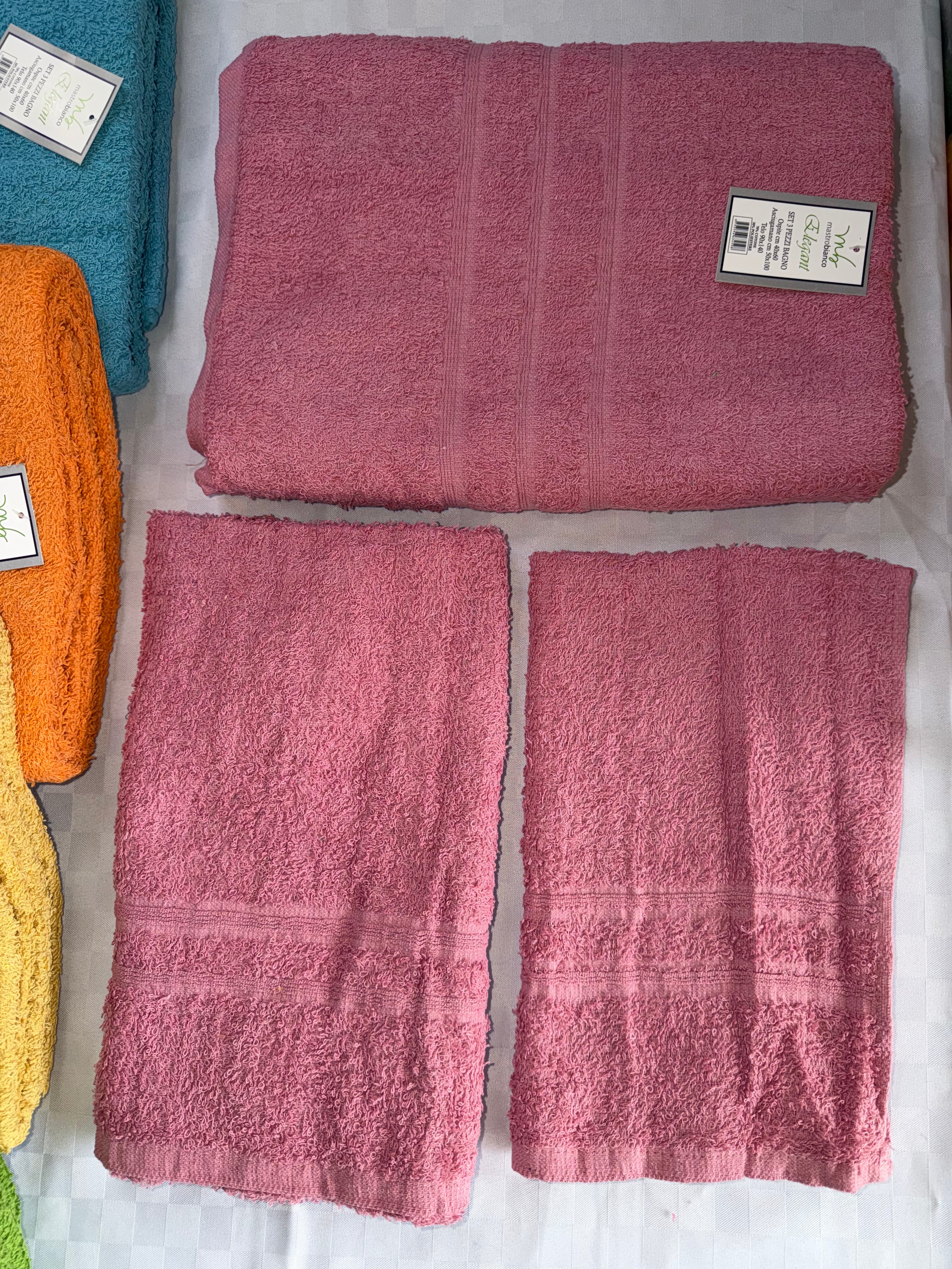 SET 3 PEZZI ASCIUGAMANI BAGNO IN SPUGNA contiene TELO DOCCIA 100x150cm, ASCIUGAMANO VISO 60x100cm e ASCIUGAMANO OSPITE 40x60cm