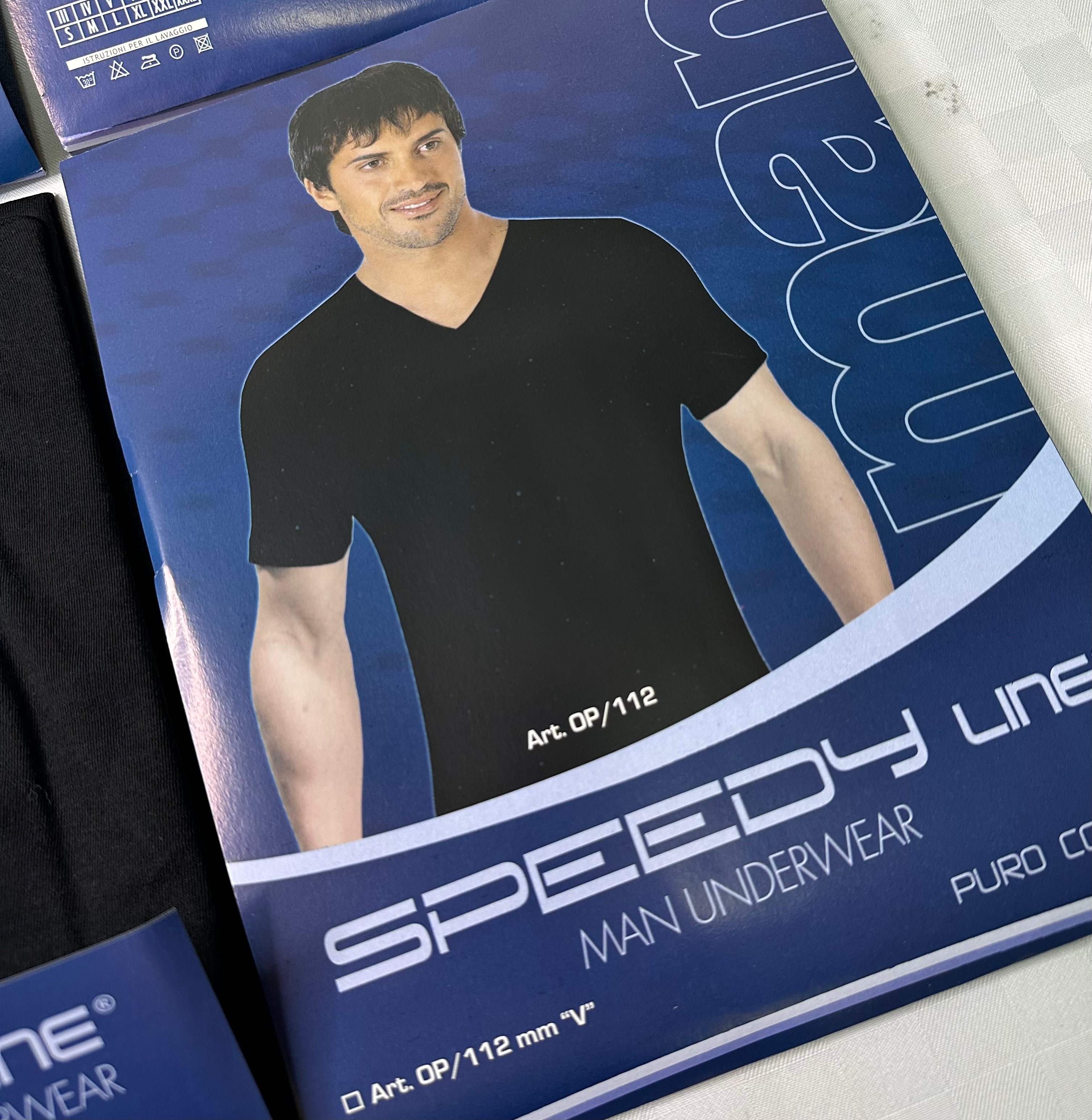 T-SHIRT UOMO MEZZA MANICA SCOLLO "V" IN 100% COTONE