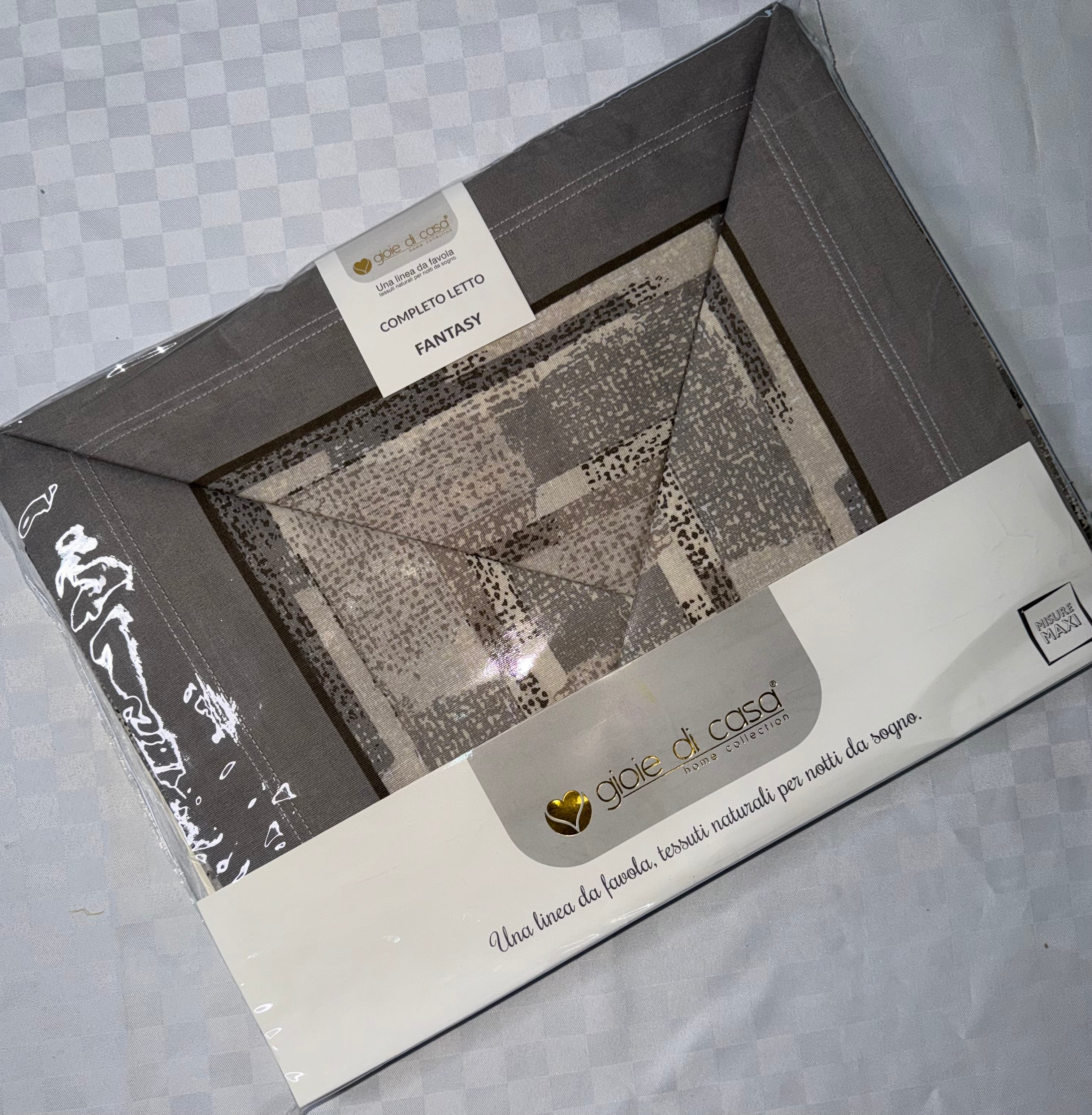 COMPLETO LENZUOLA PER LETTO MATRIMONIALE Polycotton contiene Lenzuolo sopra, Lenzuolo sotto con angoli e Due Federe