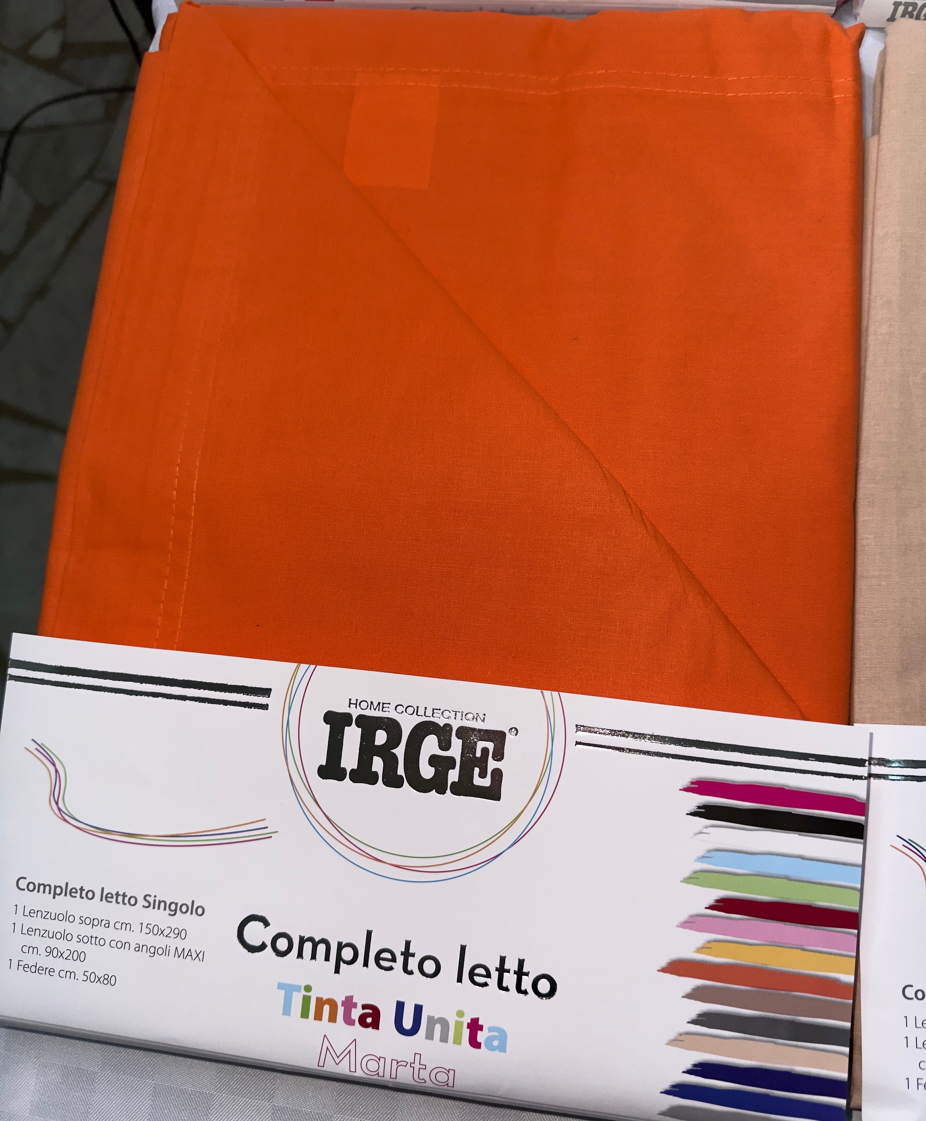 COMPLETO LENZUOLA IN 100% COTONE TINTA UNITA Matrimoniale, Singolo e 1 Posto e mezzo contiene: Lenzuolo sopra, Lenzuolo sotto con angoli e Federe