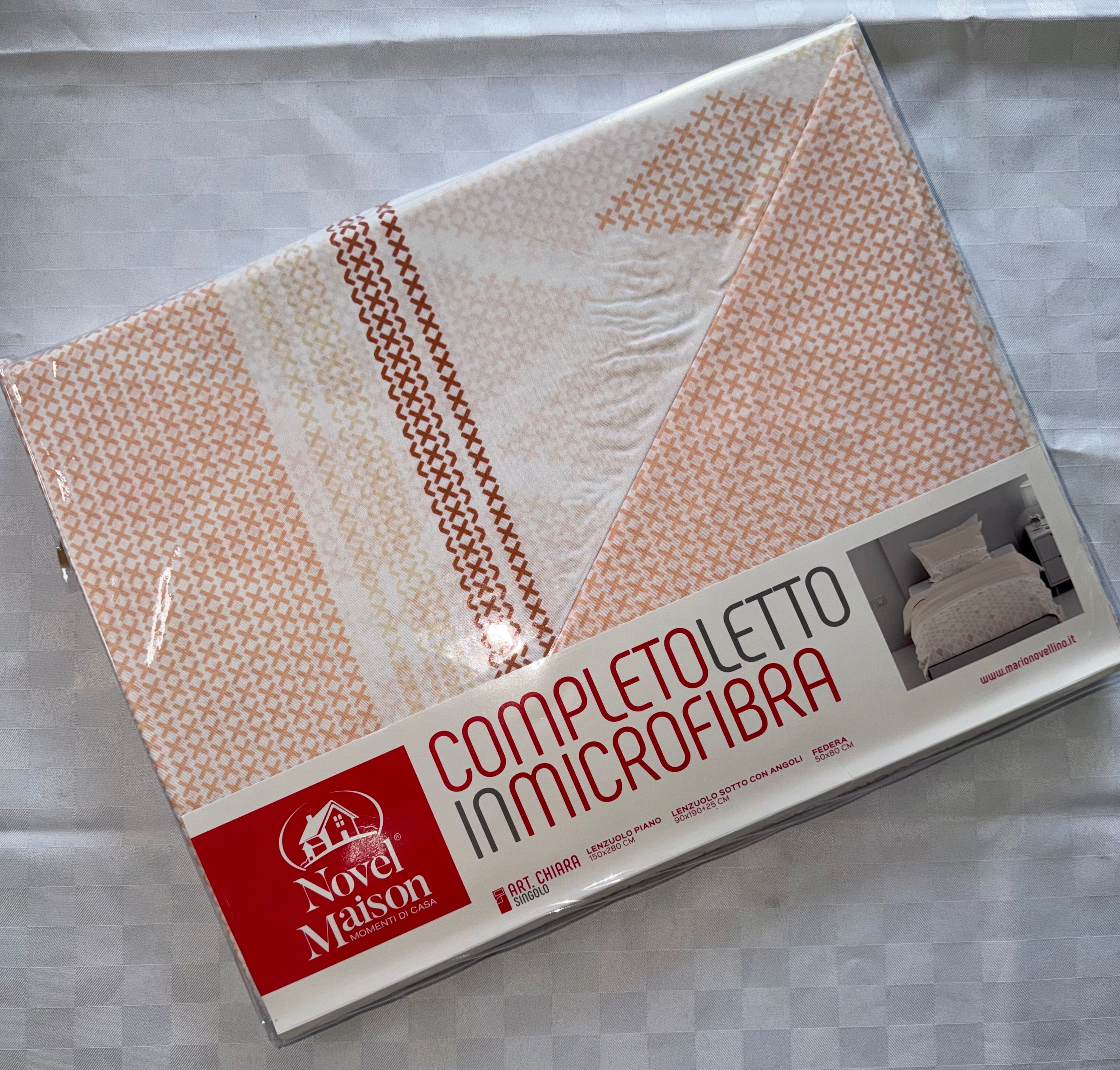 COMPLETO LENZUOLA PER LETTO SINGOLO contiene Lenzuolo sopra,Lenzuolo sotto con angoli e Federa Microfybra