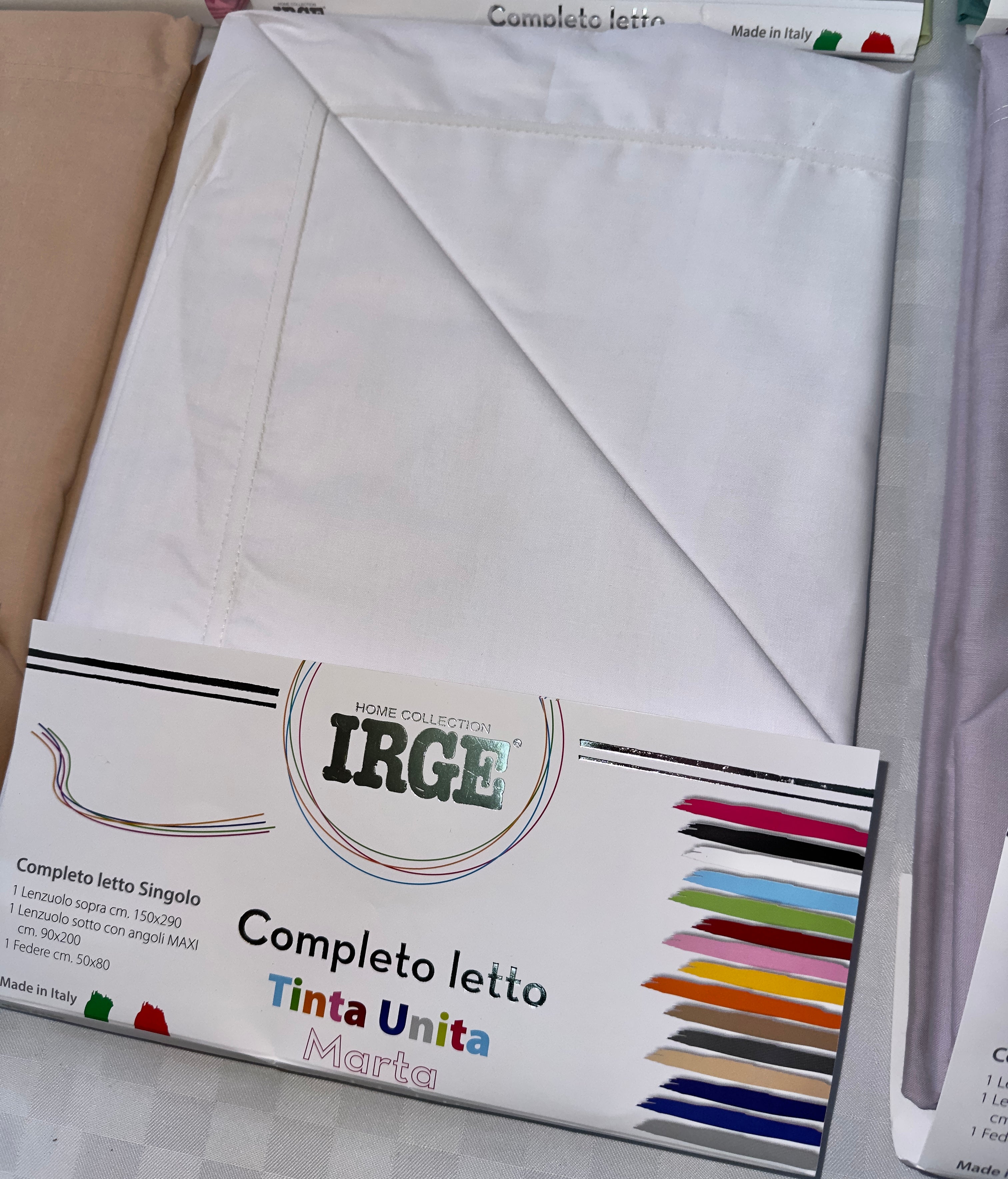 COMPLETO LENZUOLA IN 100% COTONE TINTA UNITA Matrimoniale, Singolo e 1 Posto e mezzo contiene: Lenzuolo sopra, Lenzuolo sotto con angoli e Federe