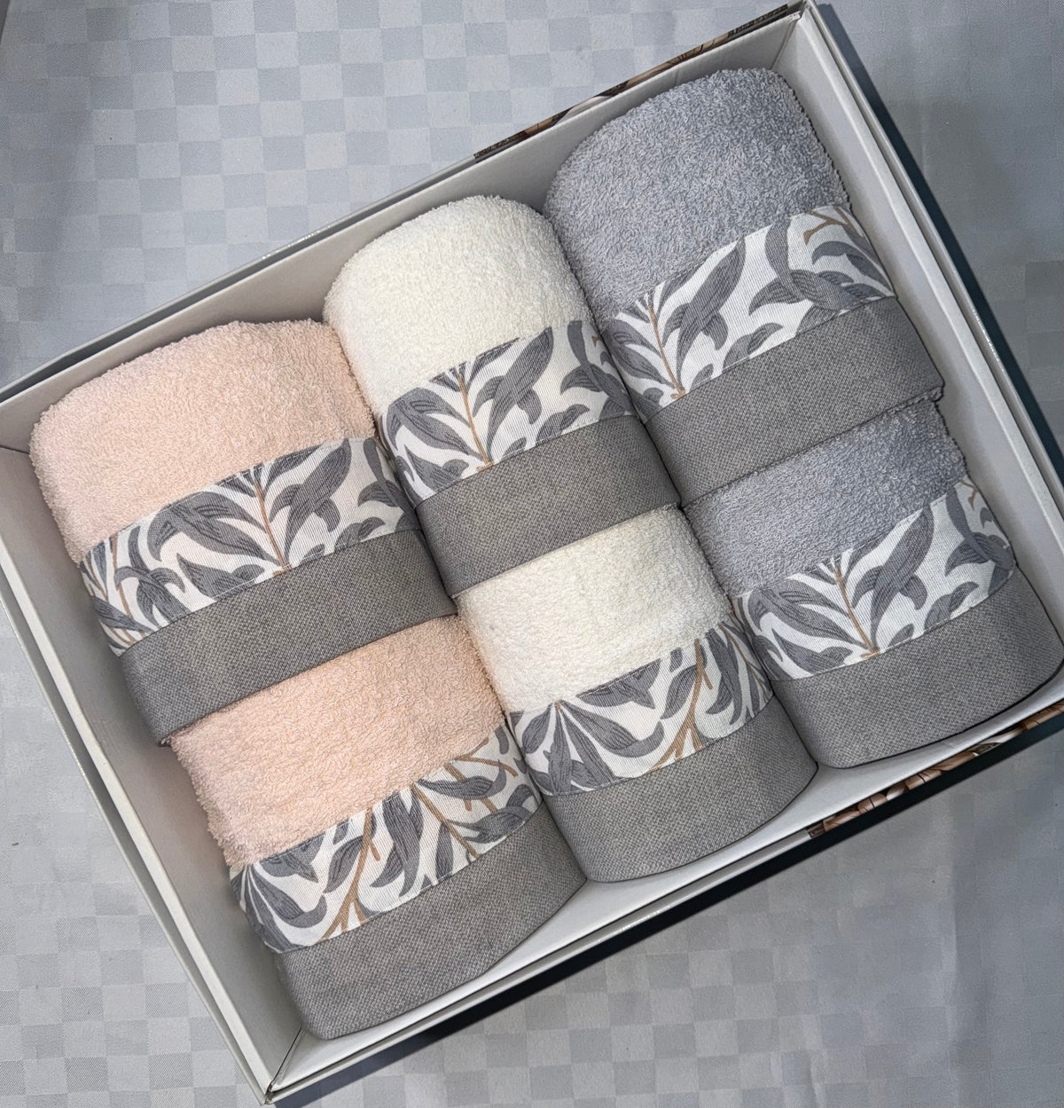 SET 6 PEZZI ASCIUGAMANO BAGNO IN SPUGNA contiene 3 Grandi Viso+3 Piccole Ospite