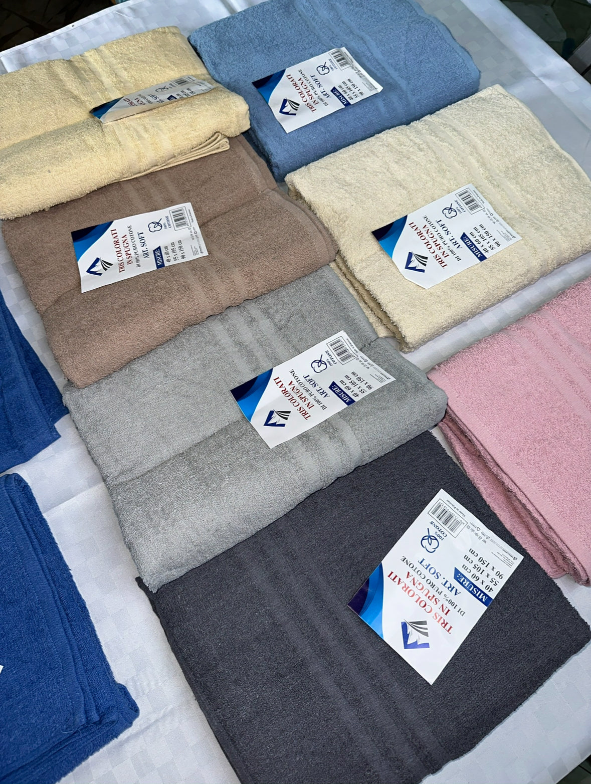 SET 3 PEZZI ASCIUGAMANO BAGNO IN SPUGNA contiene TELO DOCCIA 100x150cm, ASCIUGAMANO VISO  60x100cm e ASCIUGAMANO OSPITE 40x60cm