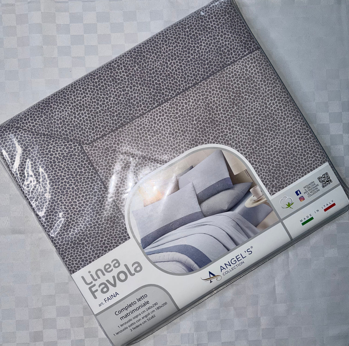 COMPLETO LENZUOLA MATRIMONIALE IN COTONE , contiene Lenzuolo sopra, Lenzuolo sotto con angoli e due Federe