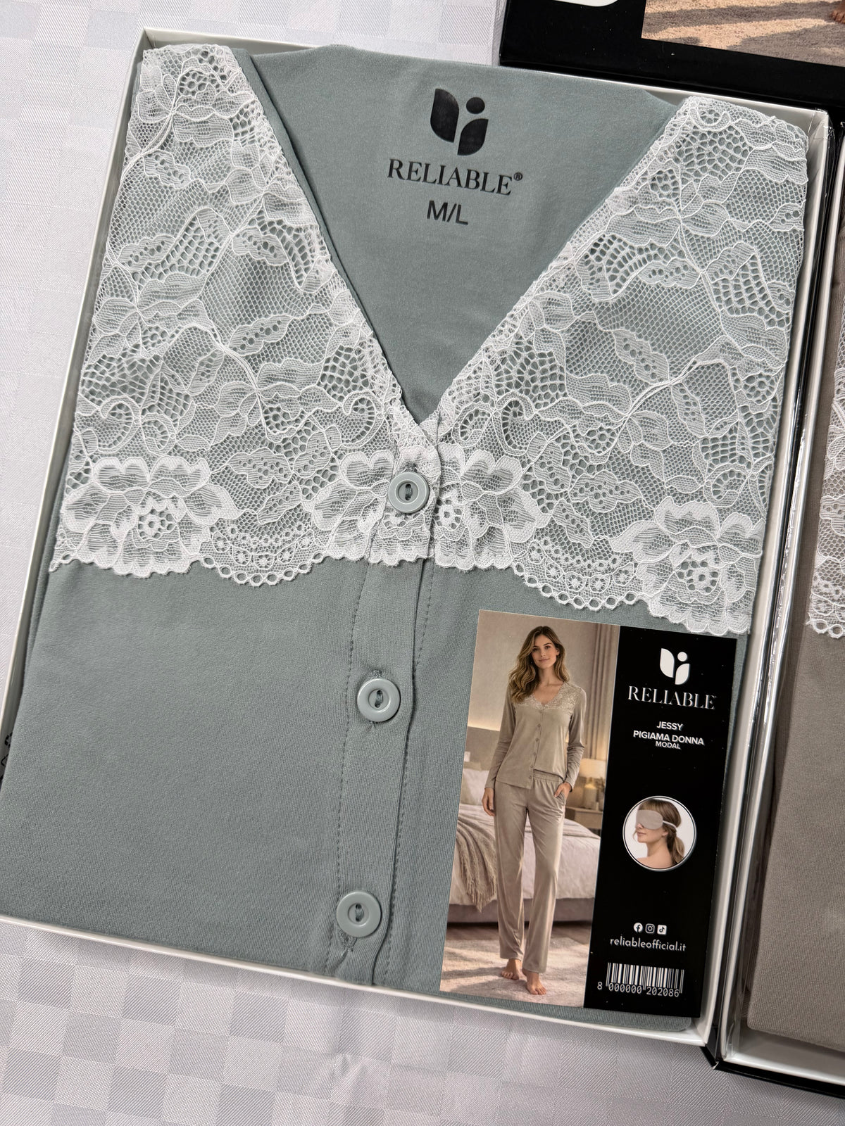 PIGIAMA DONNA IN COTONE Manica lunga e Pantalone lungo aperto avanti con bottoni