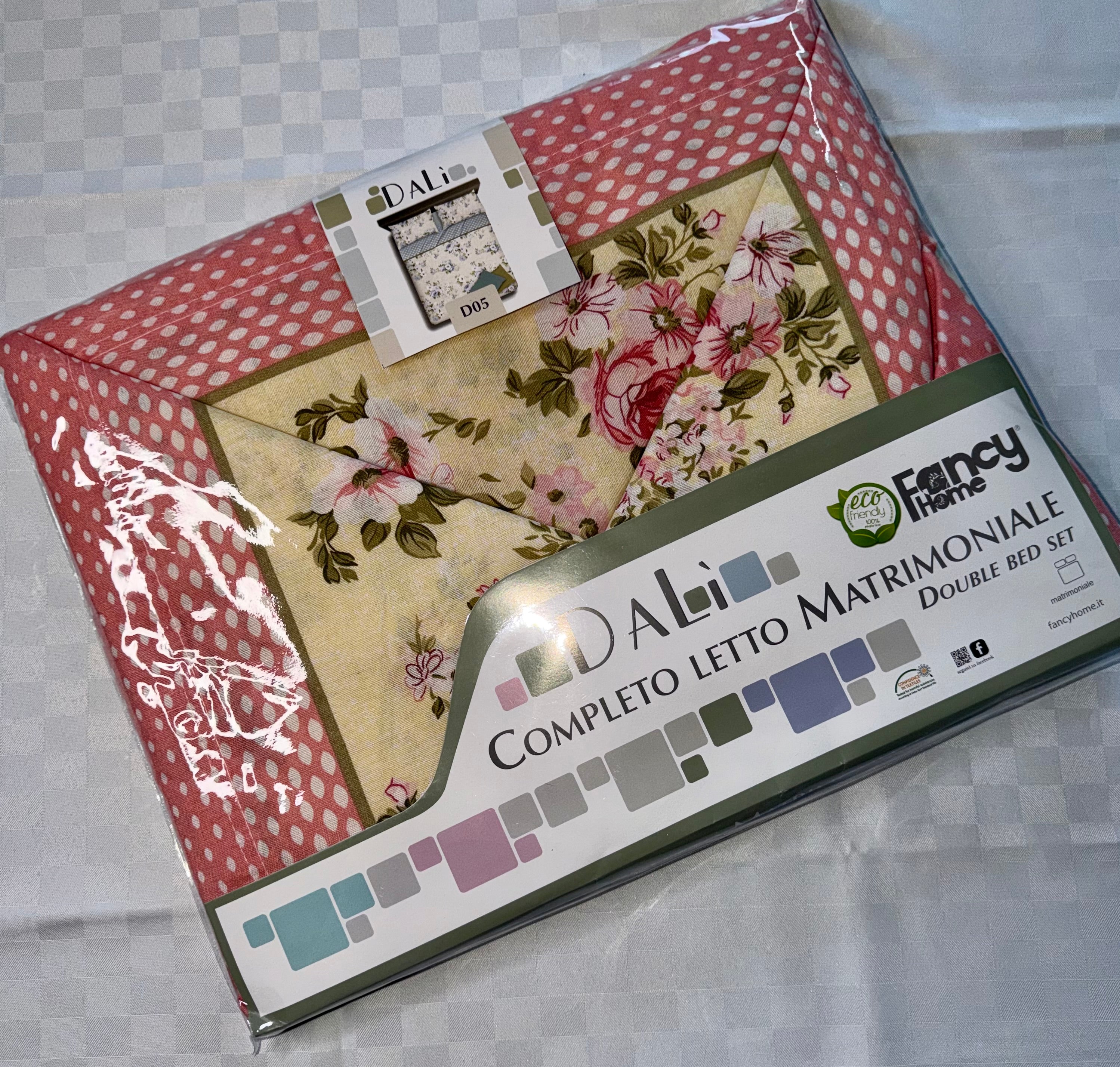 COMPLETO LENZUOLA PER LETTO MATRIMONIALE Polycotton contiene Lenzuolo sopra, Lenzuolo sotto con angoli e Due Federe