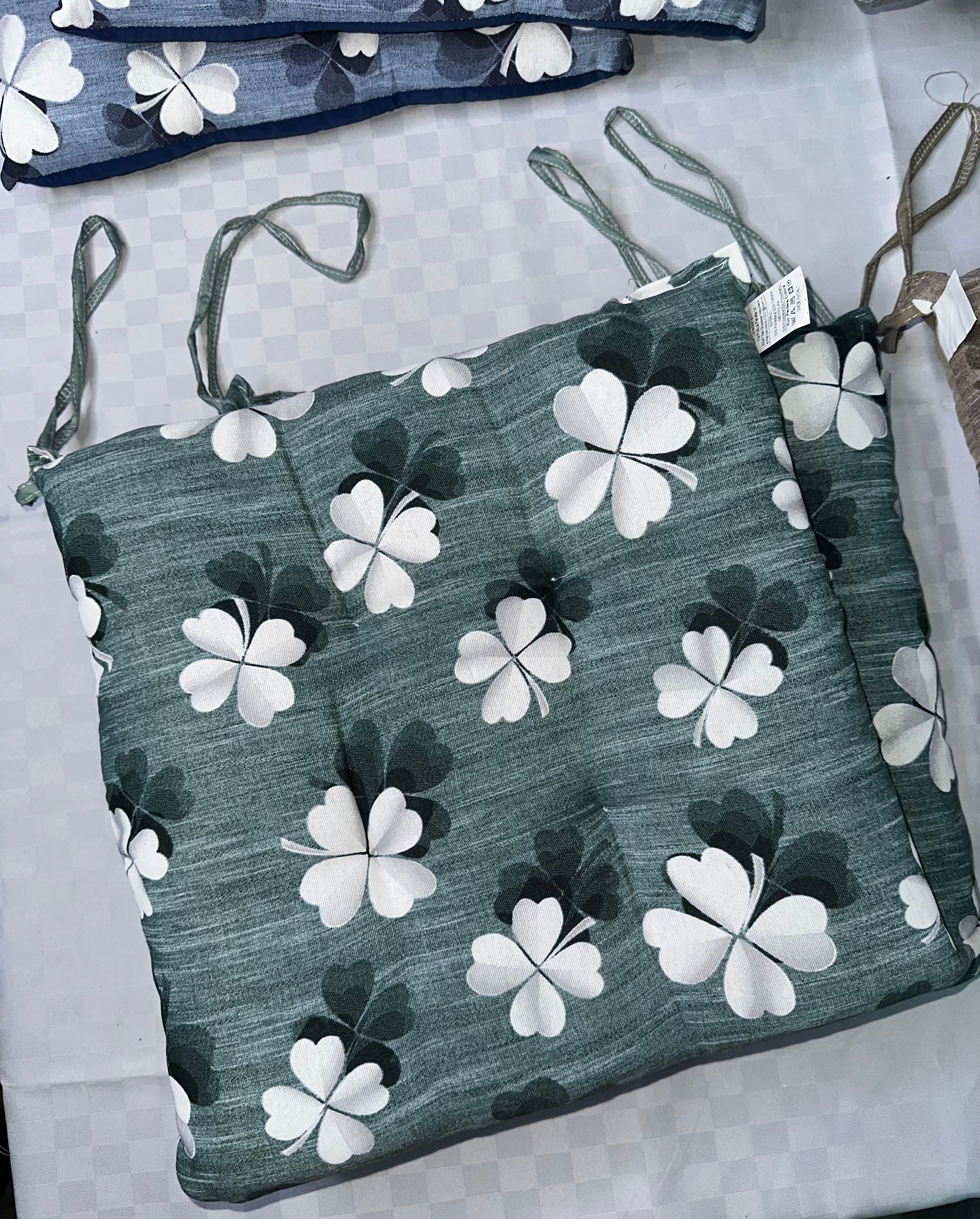 CUSCINI SEDIA CON LACCI CONFEZIONE DA 6 PEZZI  art. Fortuna