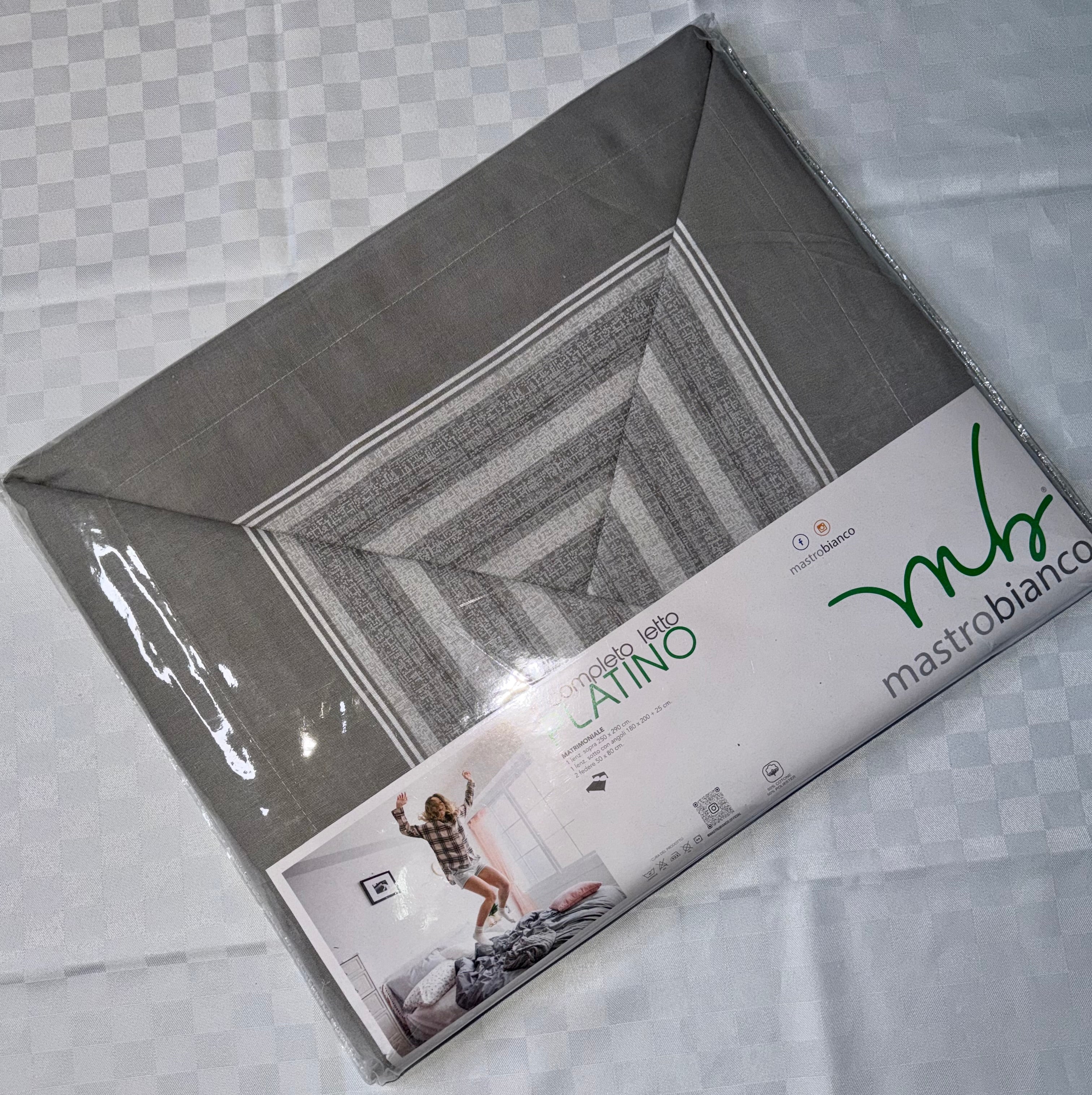 COMPLETO LENZUOLA PER LETTO MATRIMONIALE Polycotton Lenzuolo sopra, Lenzuolo sotto con angoli e Due Federe