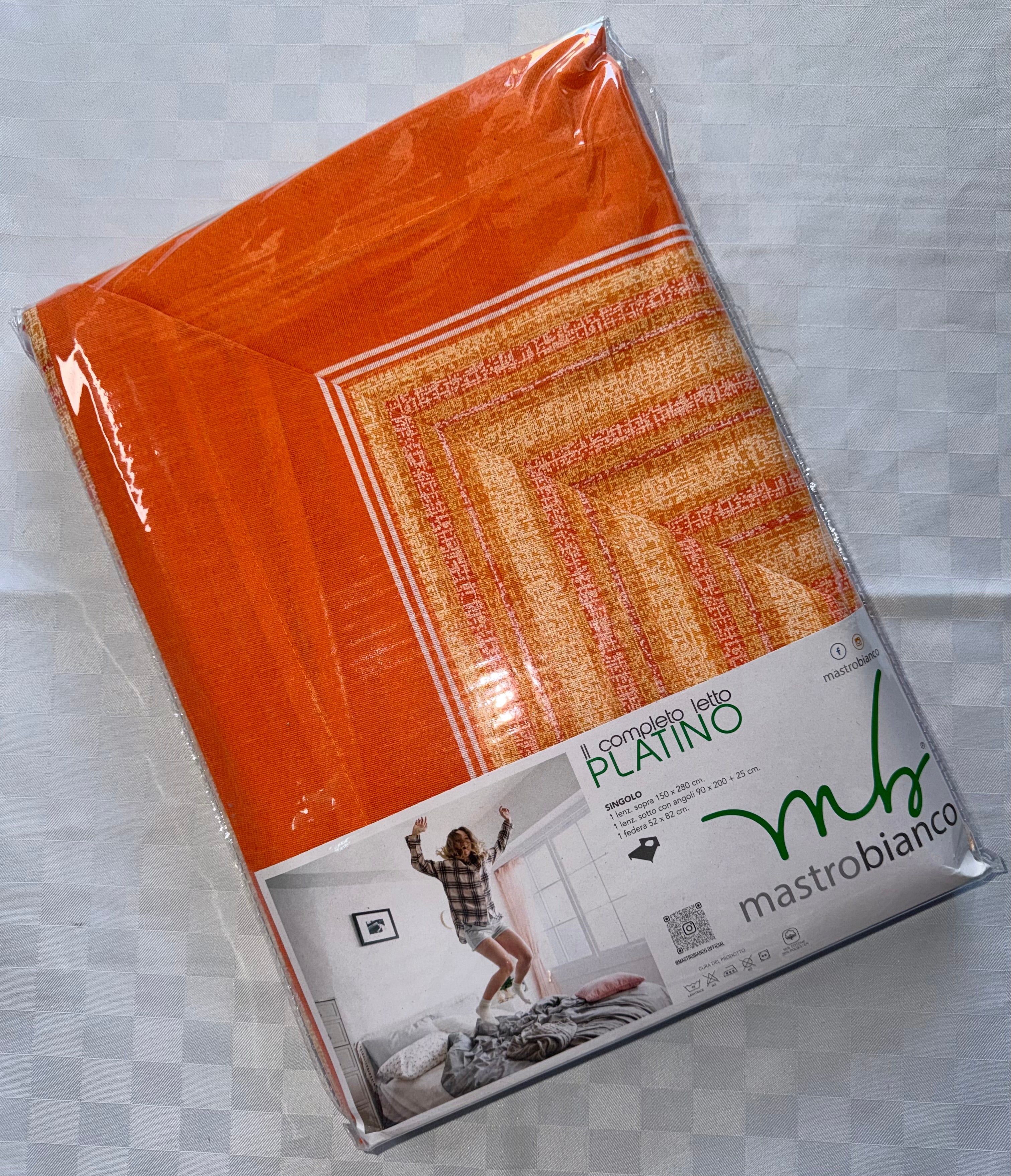 COMPLETO LENZUOLA PER LETTO SINGOLO Polycotton contiene Lenzuolo sopra,Lenzuolo sotto con angoli e Federa