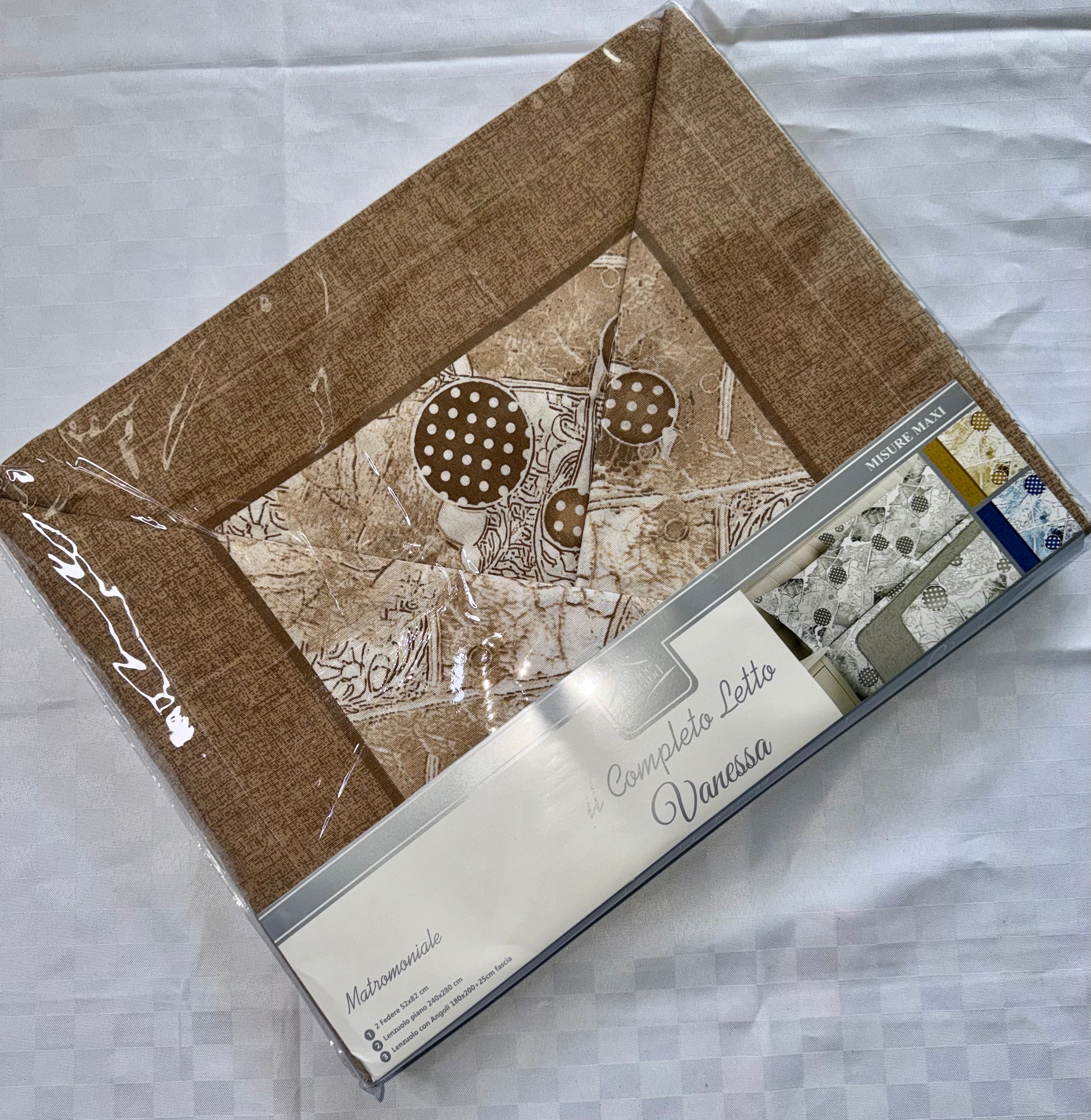 COMPLETO LENZUOLA PER LETTO MATRIMONIALE Polycotton contiene Lenzuolo sopra, Lenzuolo sotto con angoli e Due Federe