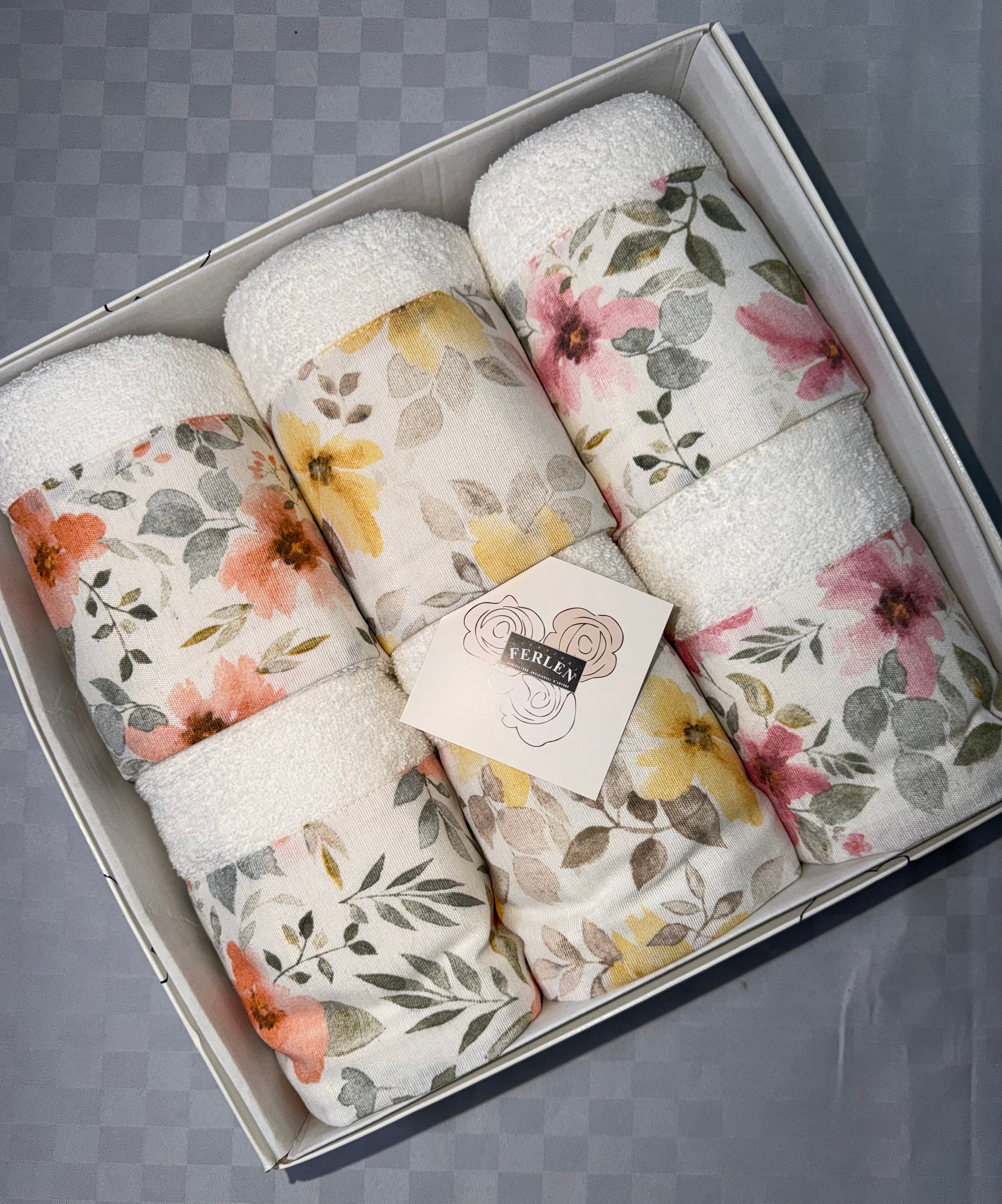 SET 6 PEZZI ASCIUGAMANO BAGNO IN SPUGNA contiene 3 Grandi Viso+3 Piccole Ospite