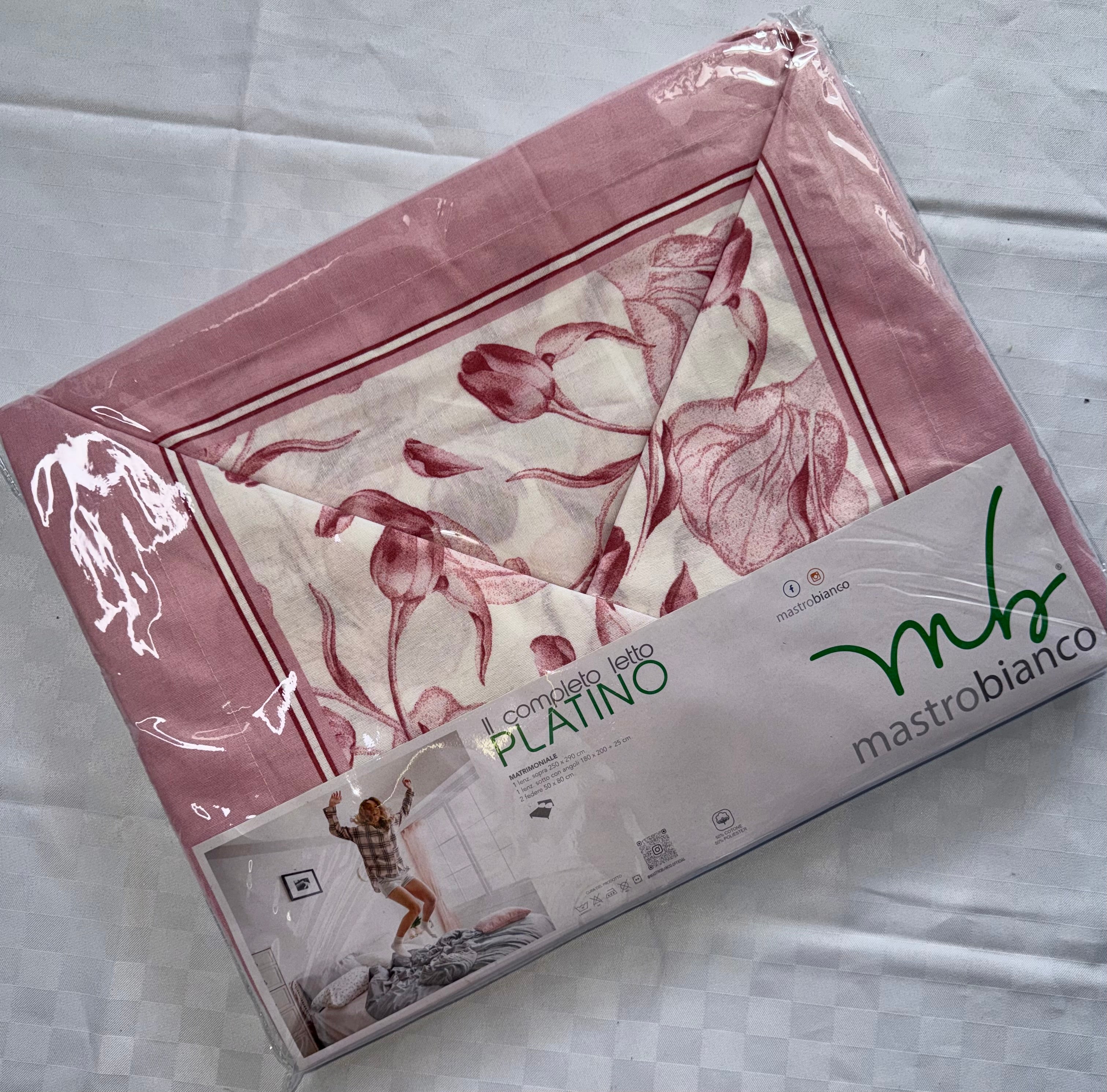 COMPLETO LENZUOLA PER LETTO MATRIMONIALE Polycotton contiene Lenzuolo sopra, Lenzuolo sotto con angoli e Due Federe