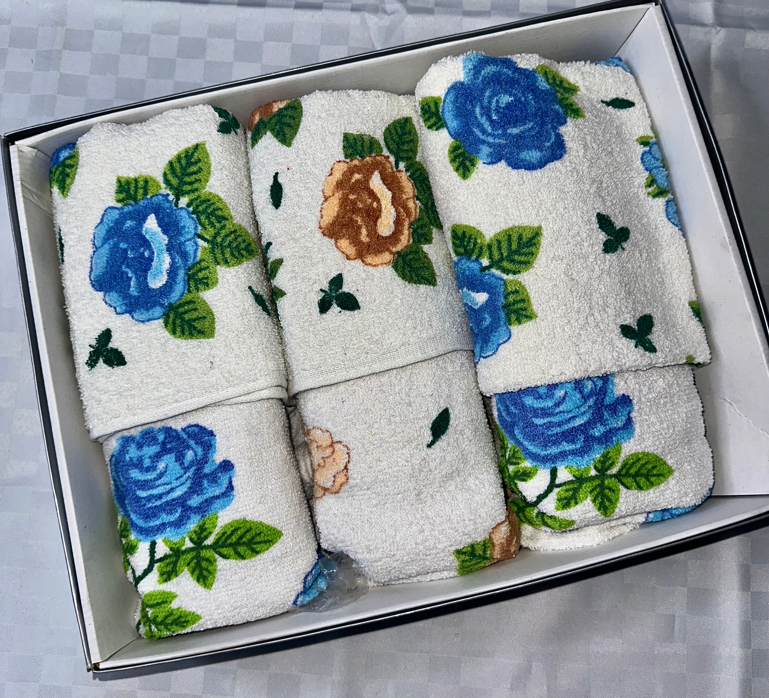 SET 6 PEZZI ASCIUGAMANO BAGNO IN SPUGNA contiene 3 Grandi Viso+3 Piccole Ospite