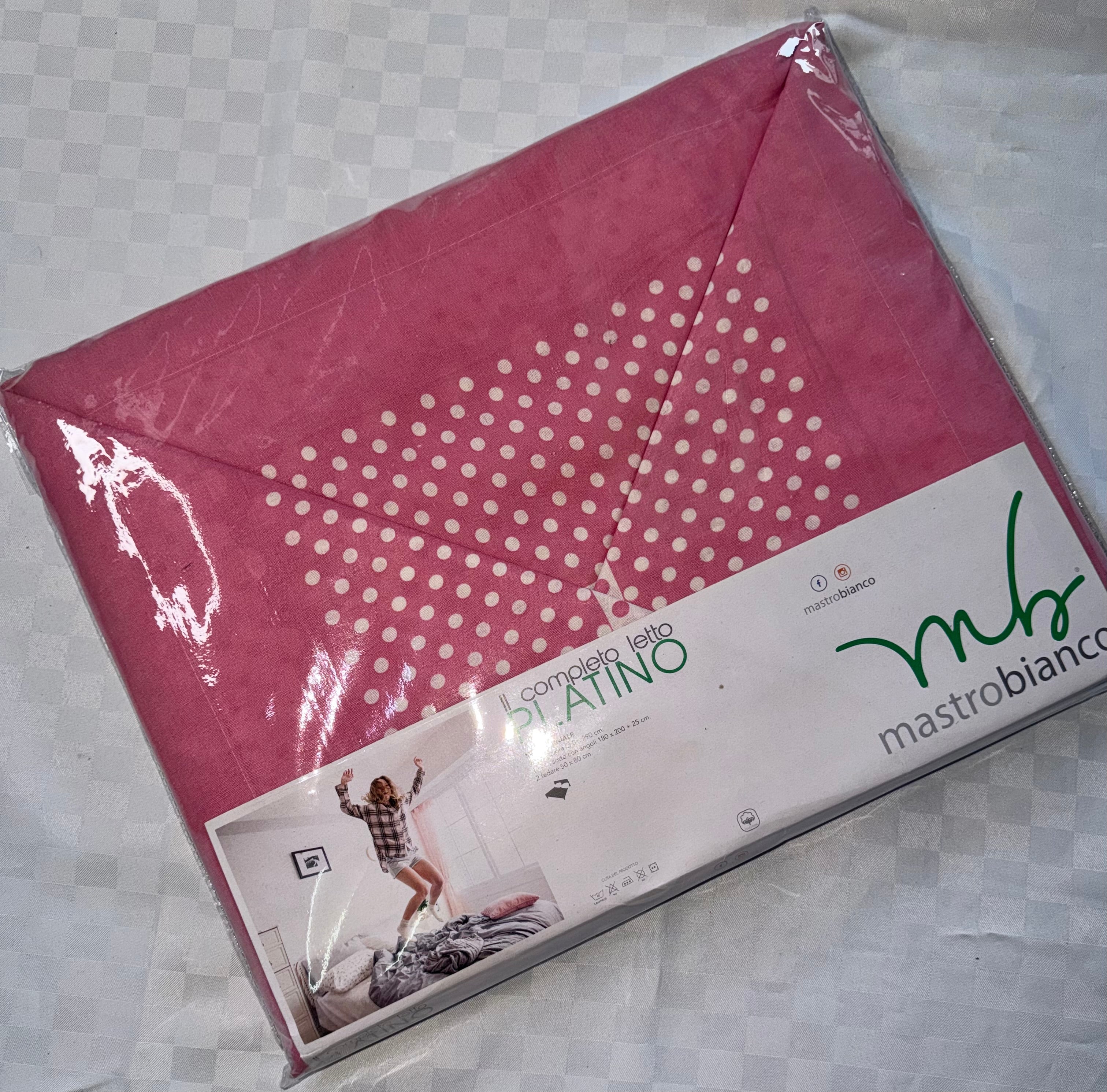 COMPLETO LENZUOLA PER LETTO MATRIMONIALE Polycotton contiene Lenzuolo sopra, Lenzuolo sotto con angoli e Due Federe