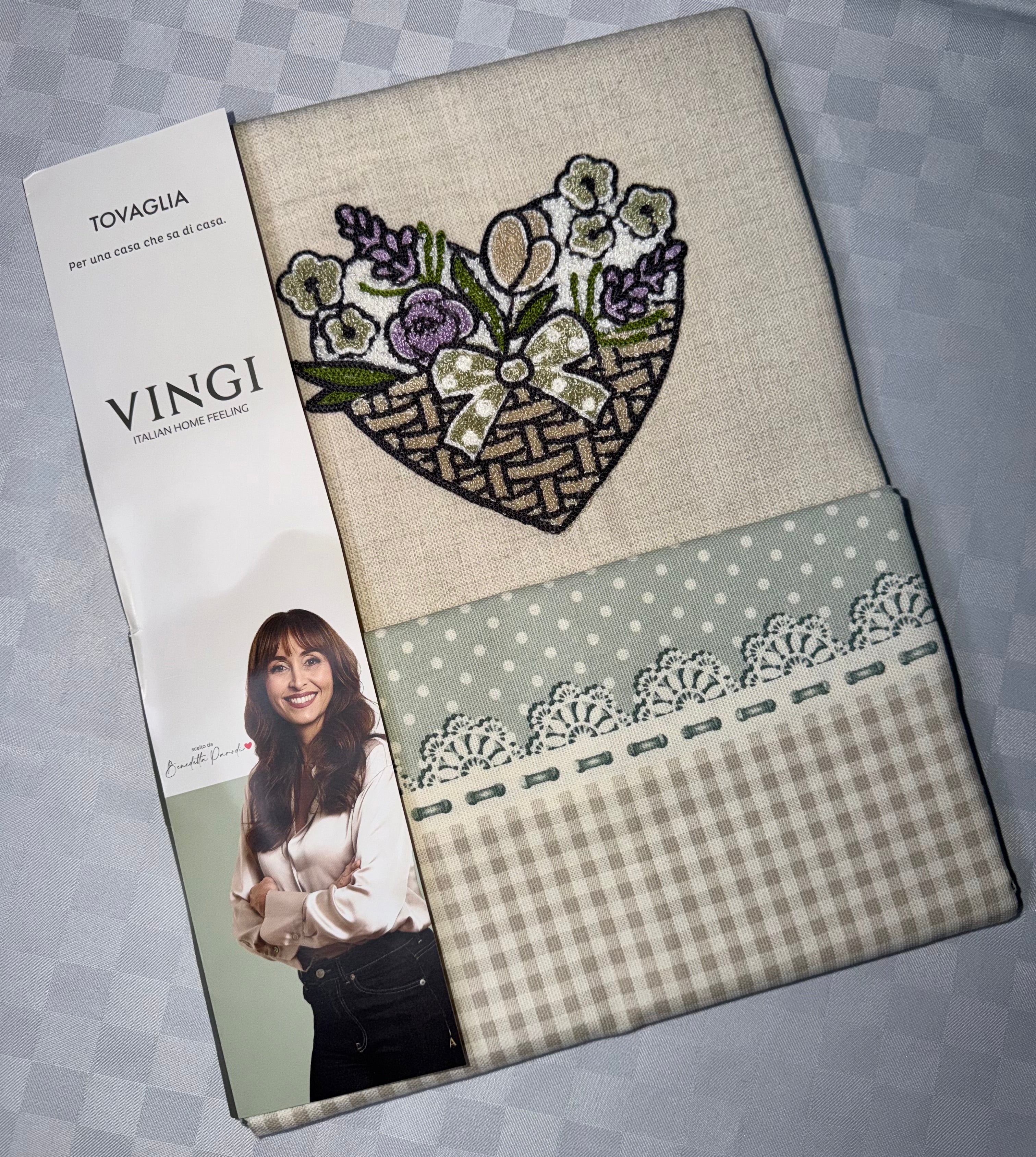 TOVAGLIA DA TAVOLA VINGI CON RICAMO IN COTONE 100%