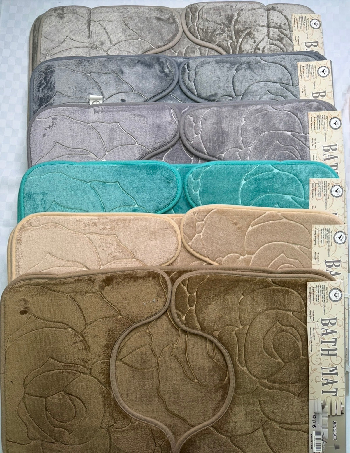 TRIS TAPPETO BAGNO 3 PEZZI ANTISCIVOLO ( 1 Pezzo 50x80cm e 2 Pezzi 50x40cm)
