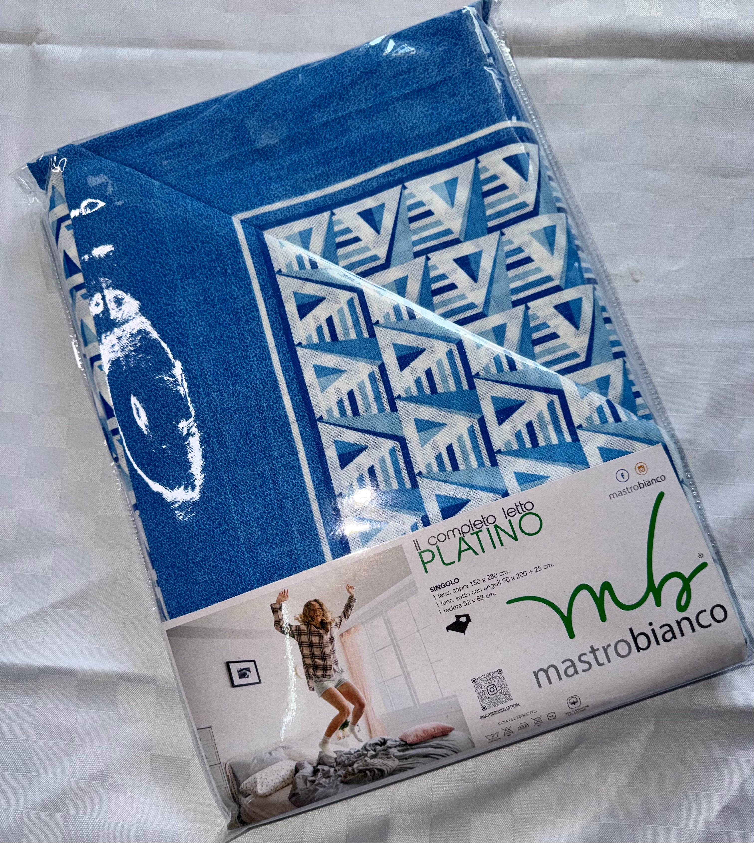 COMPLETO LENZUOLA PER LETTO SINGOLO Polycotton contiene Lenzuolo sopra,Lenzuolo sotto con angoli e Federa