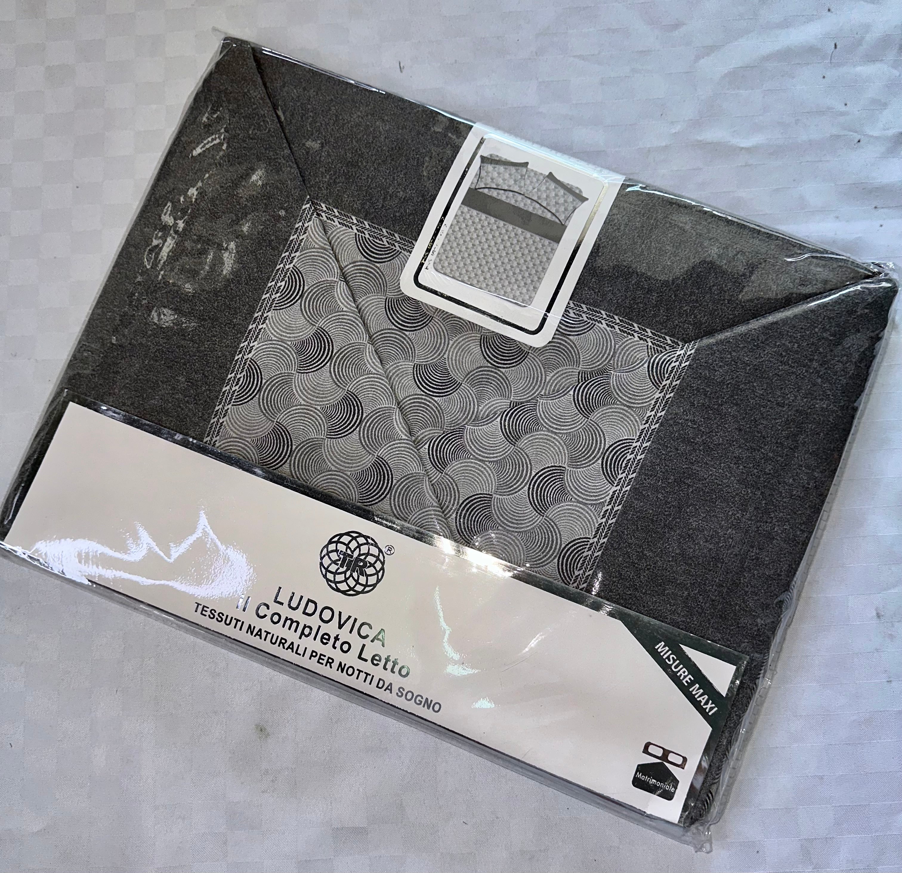 COMPLETO LENZUOLA PER LETTO MATRIMONIALE Polycotton Lenzuolo sopra, Lenzuolo sotto con angoli e Due Federe