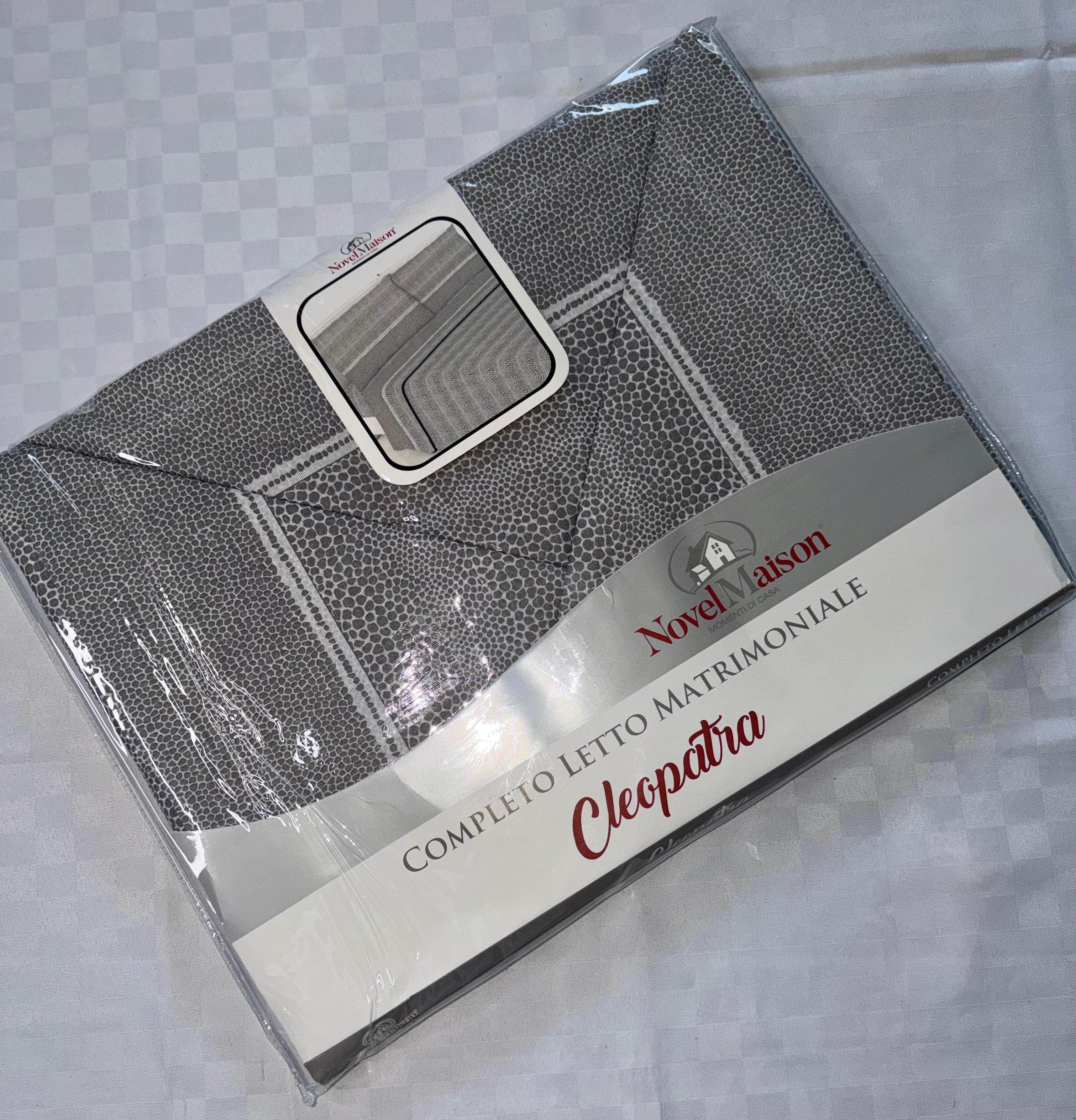 COMPLETO LENZUOLA PER LETTO MATRIMONIALE Polycotton contiene Lenzuolo sopra, Lenzuolo sotto con angoli e Due Federe