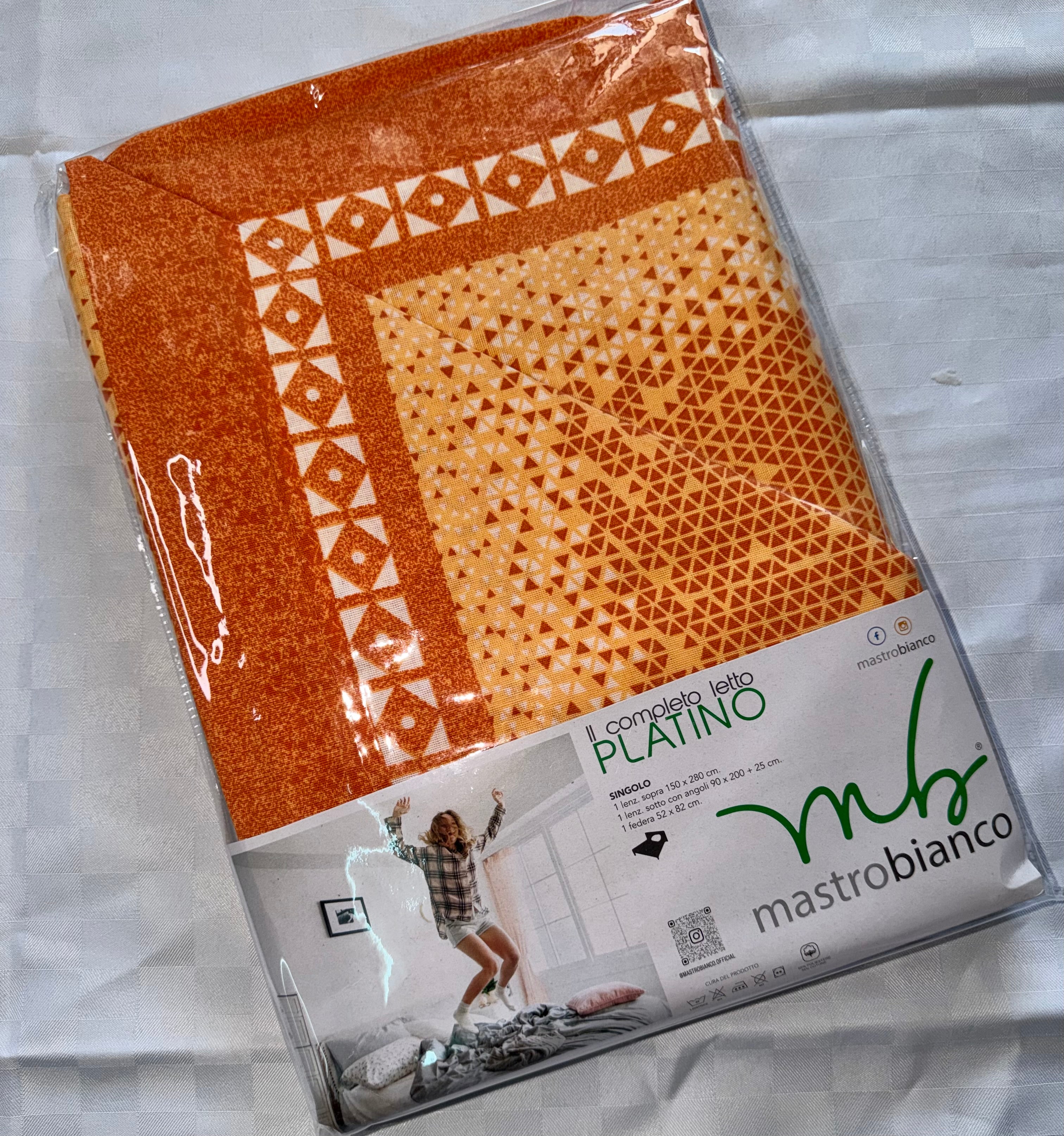 COMPLETO LENZUOLA PER LETTO SINGOLO Polycotton contiene Lenzuolo sopra,Lenzuolo sotto con angoli e Federa