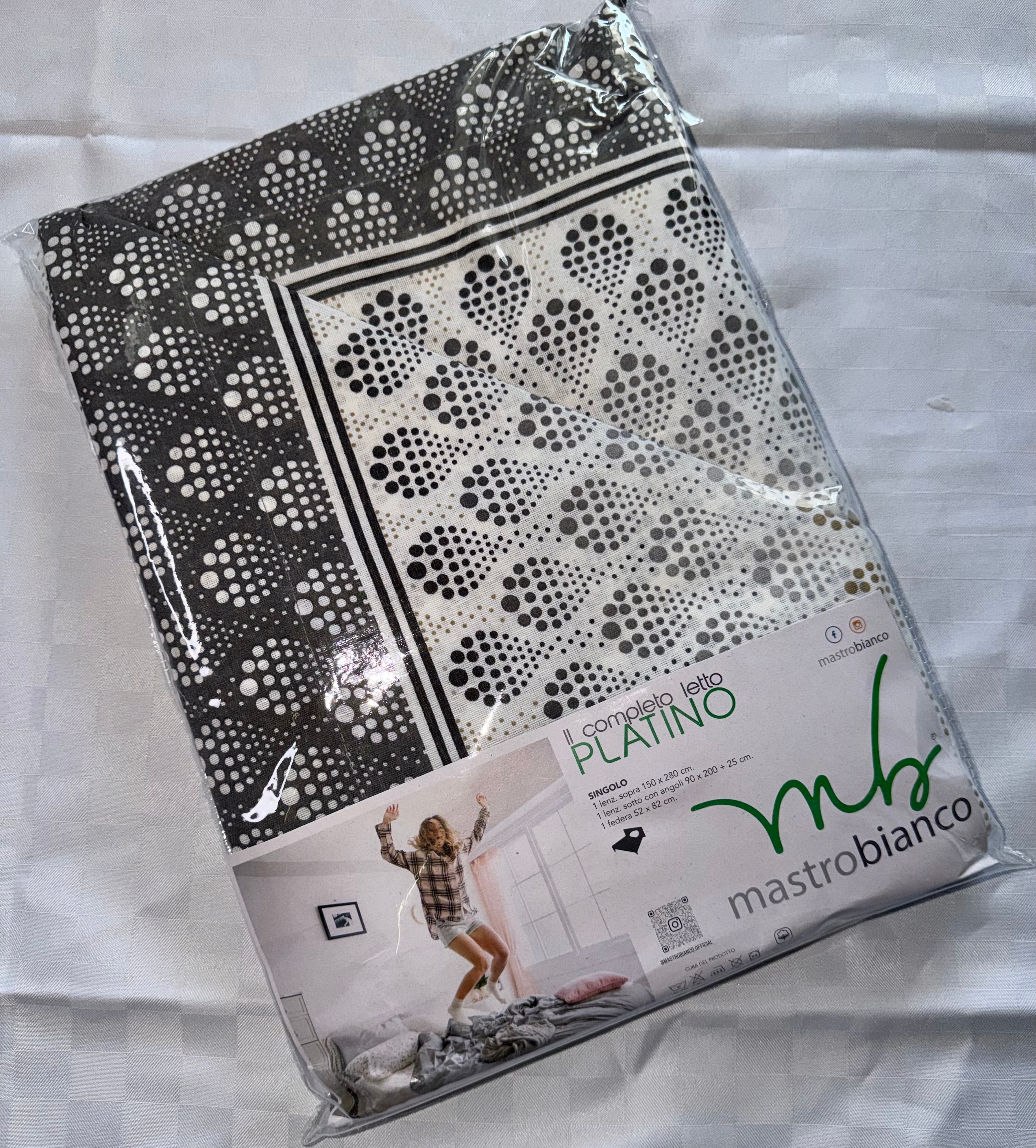 COMPLETO LENZUOLA PER LETTO SINGOLO Polycotton contiene Lenzuolo sopra,Lenzuolo sotto con angoli e Federa