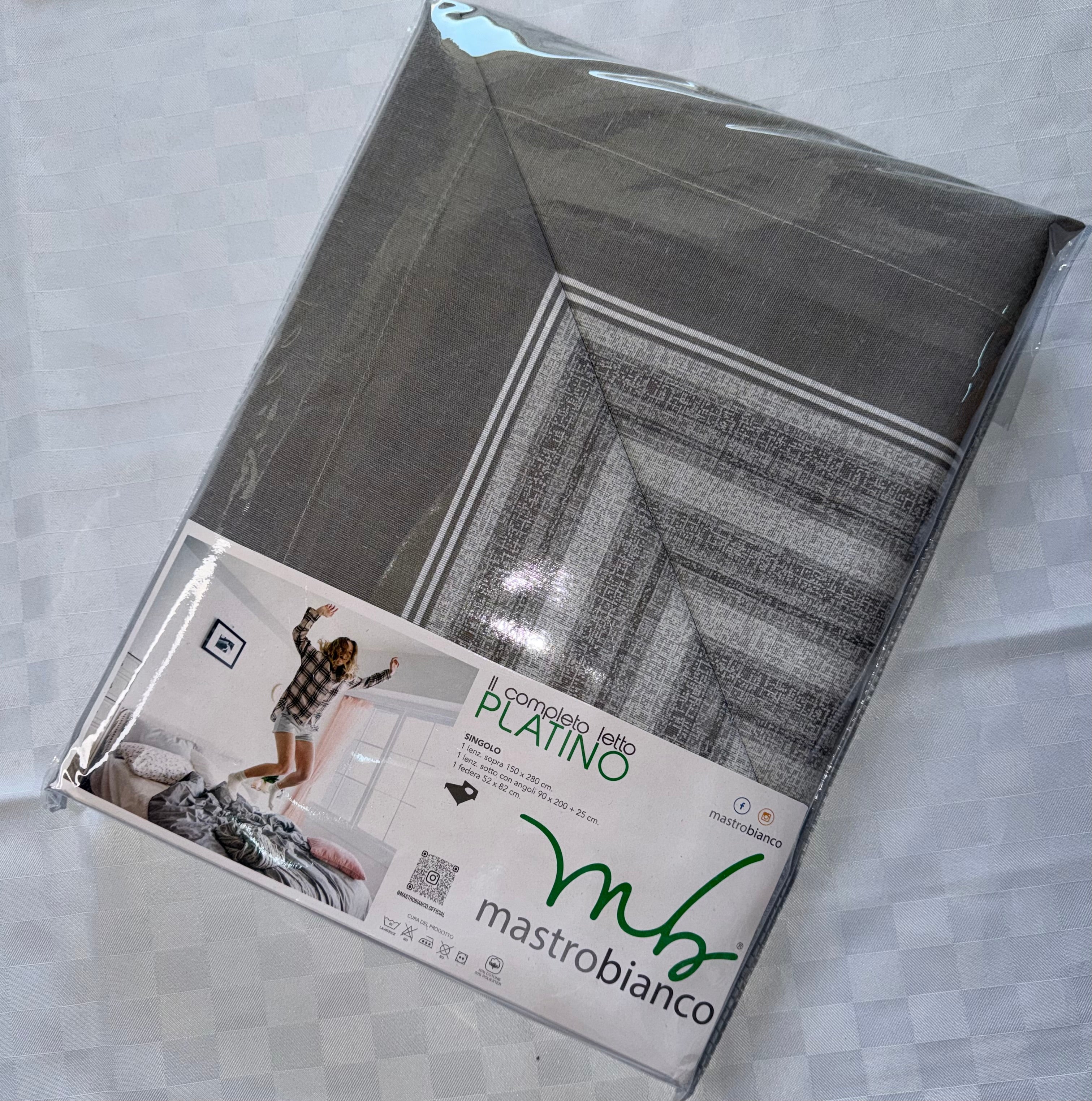 COMPLETO LENZUOLA PER LETTO SINGOLO Polycotton contiene Lenzuolo sopra,Lenzuolo sotto con angoli e Federa