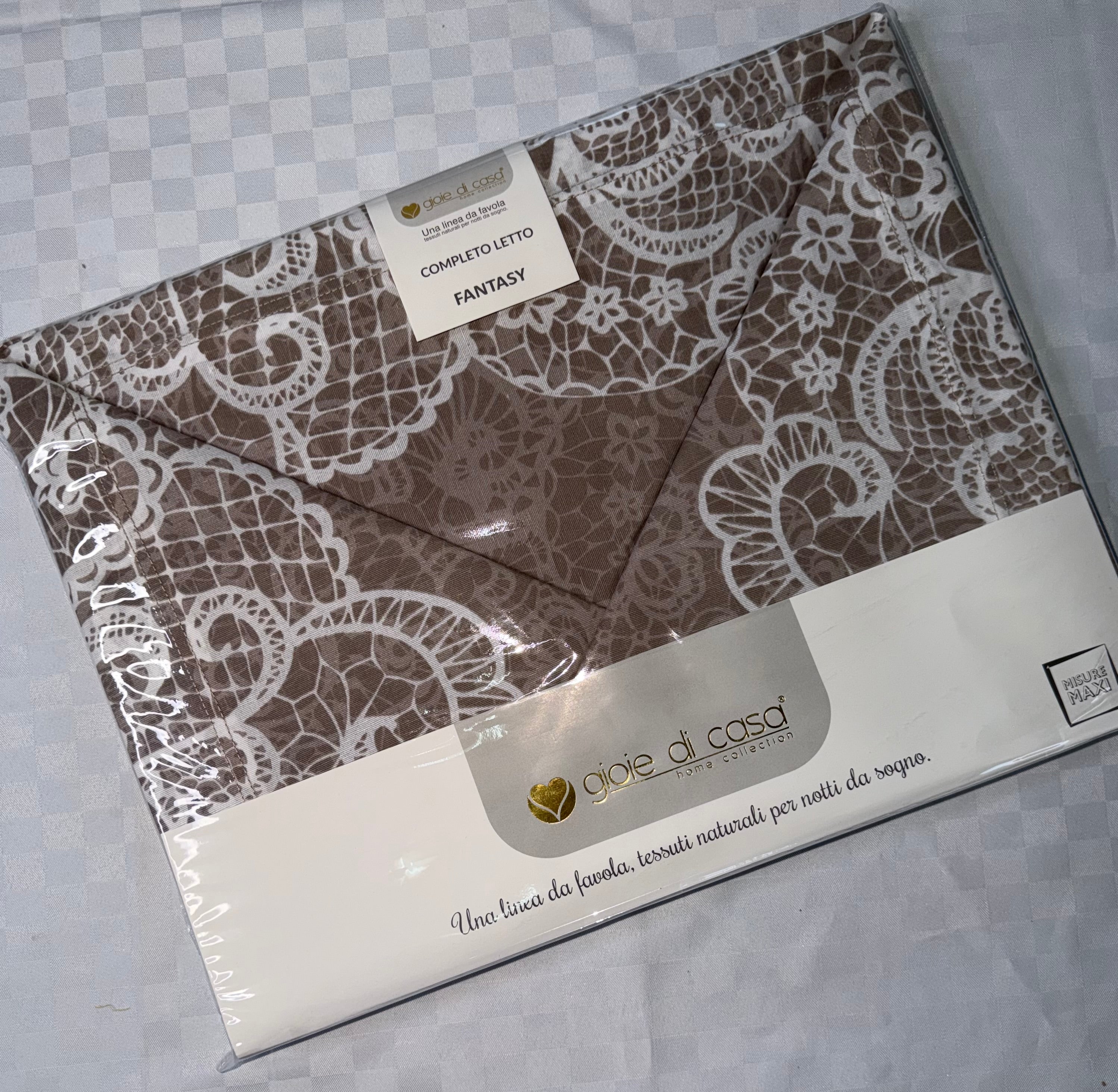 COMPLETO LENZUOLA PER LETTO MATRIMONIALE Polycotton contiene Lenzuolo sopra, Lenzuolo sotto con angoli e Due Federe