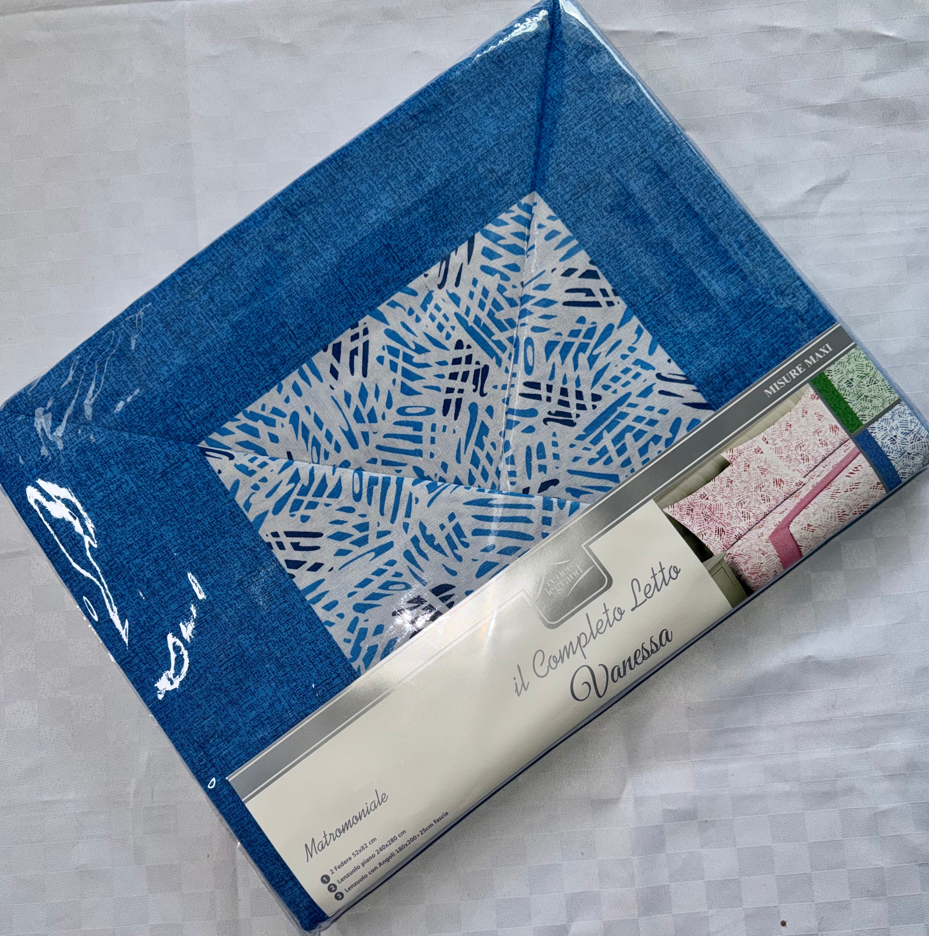 COMPLETO LENZUOLA PER LETTO MATRIMONIALE Polycotton contiene Lenzuolo sopra, Lenzuolo sotto con angoli e Due Federe