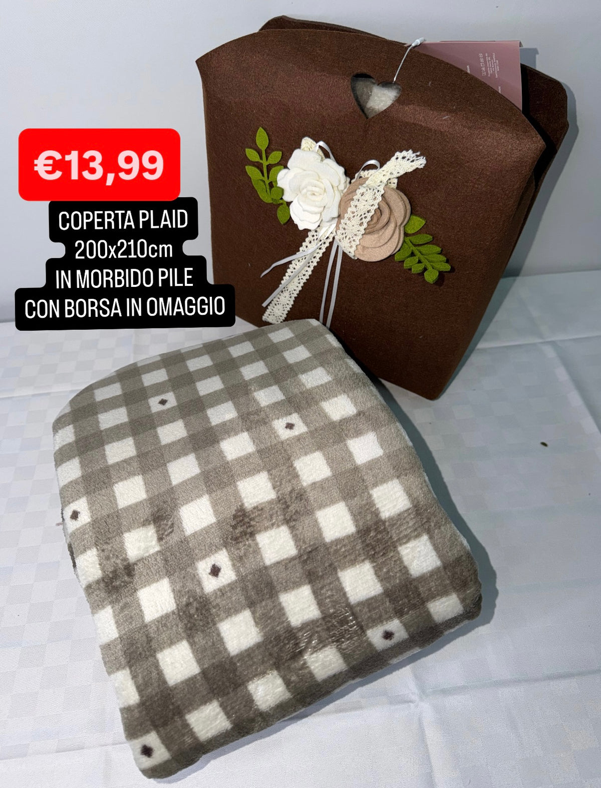 COPERTA PLAID IN MORBIDO PILE misura 210x200cm (COMPRESA DI BORSA IN OMAGGIO)