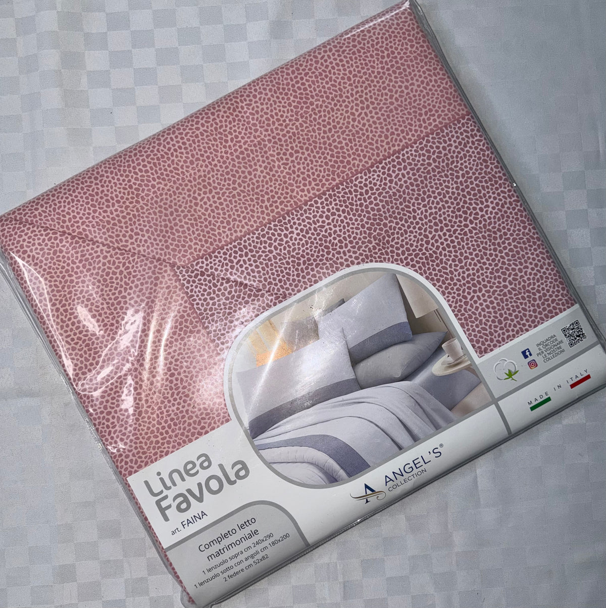 COMPLETO LENZUOLA MATRIMONIALE IN COTONE , contiene Lenzuolo sopra, Lenzuolo sotto con angoli e due Federe